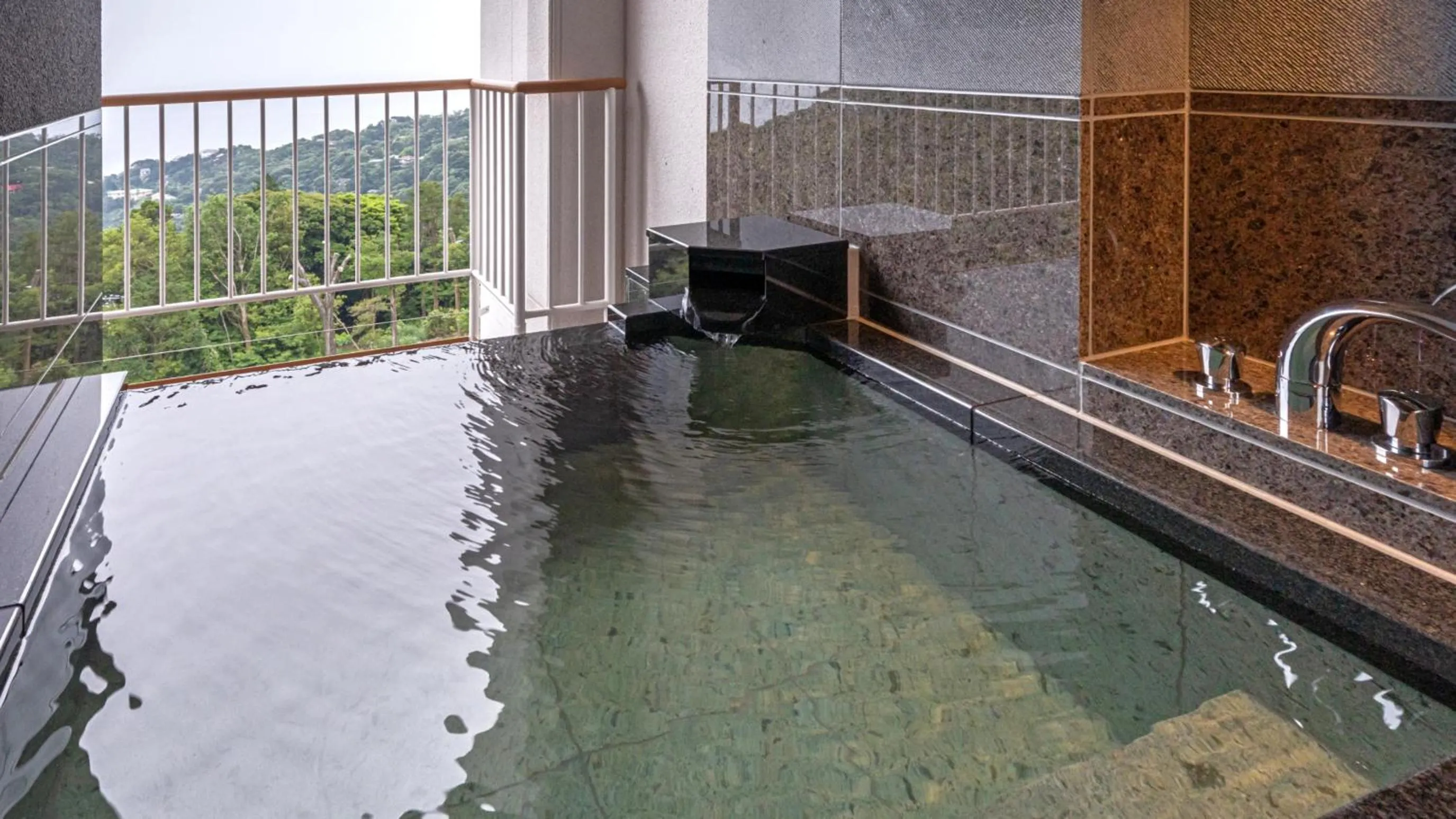 Izu Hotel Resort & Spa