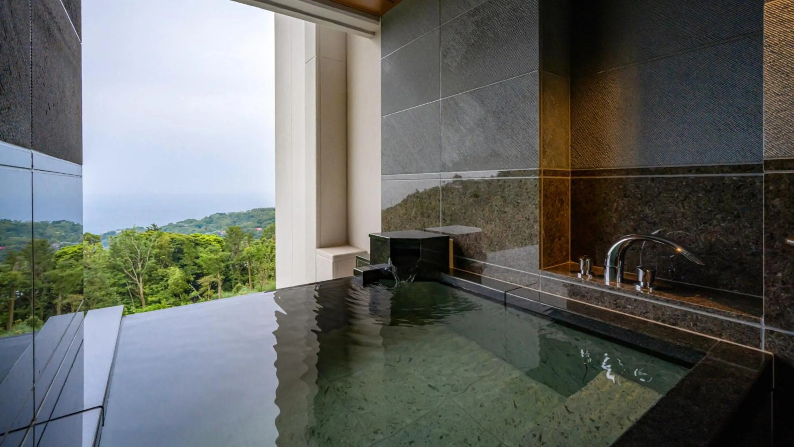 Izu Hotel Resort & Spa