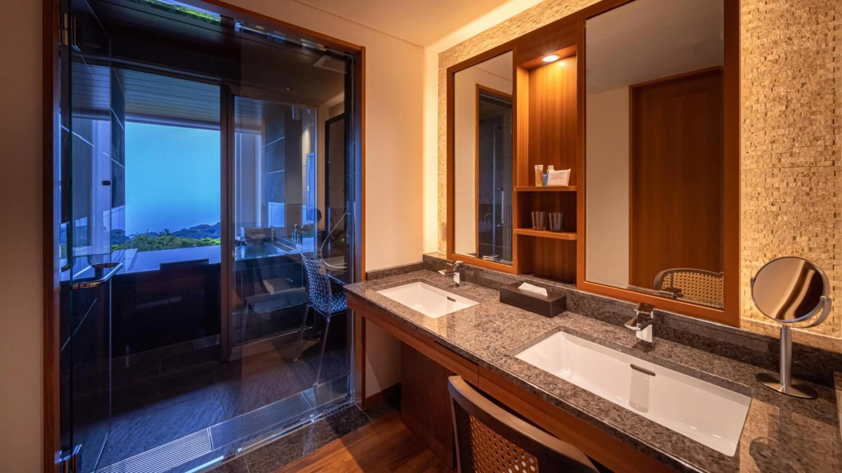 Izu Hotel Resort & Spa