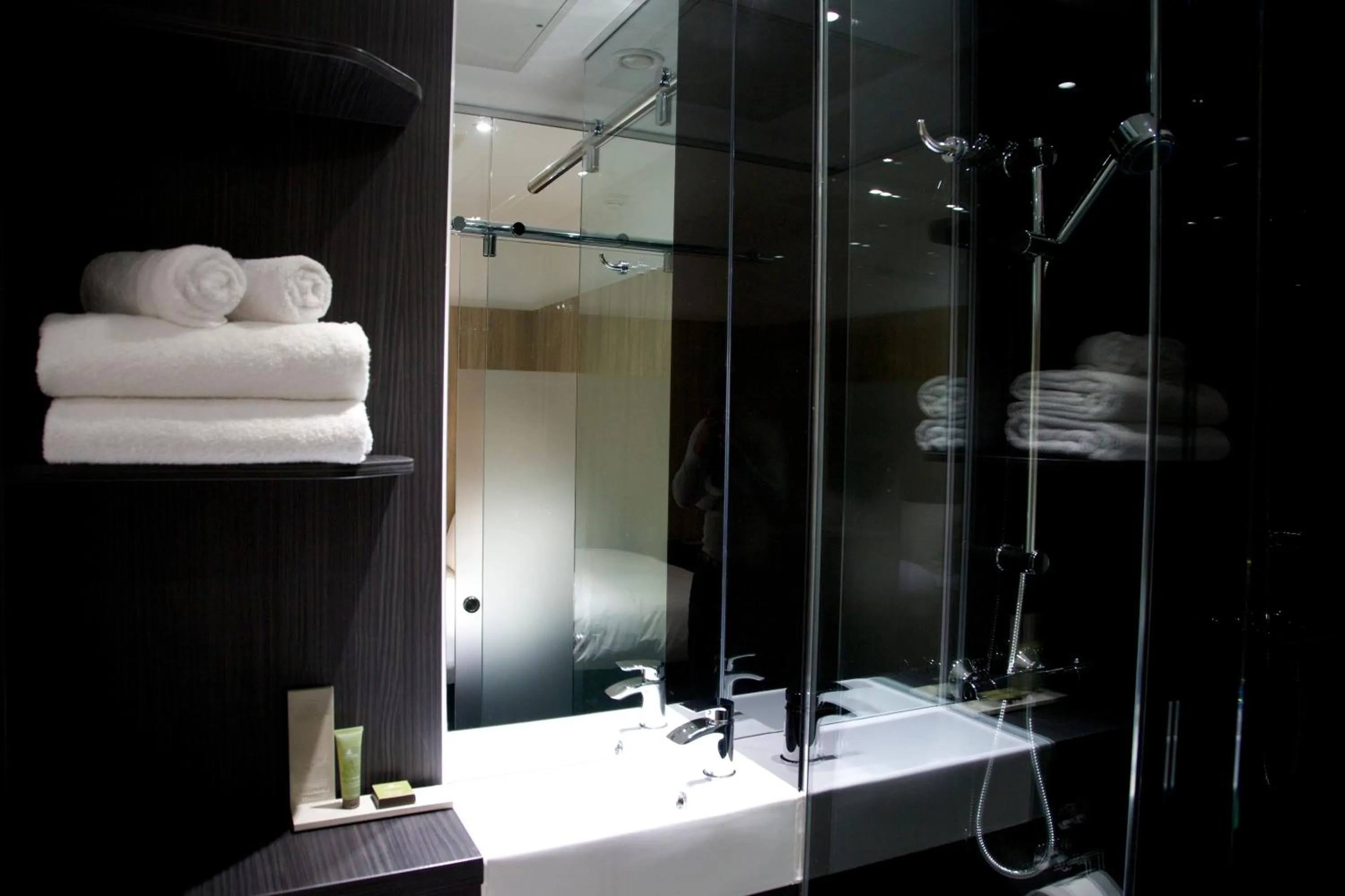 Bathroom in The Z Hotel Glasgow