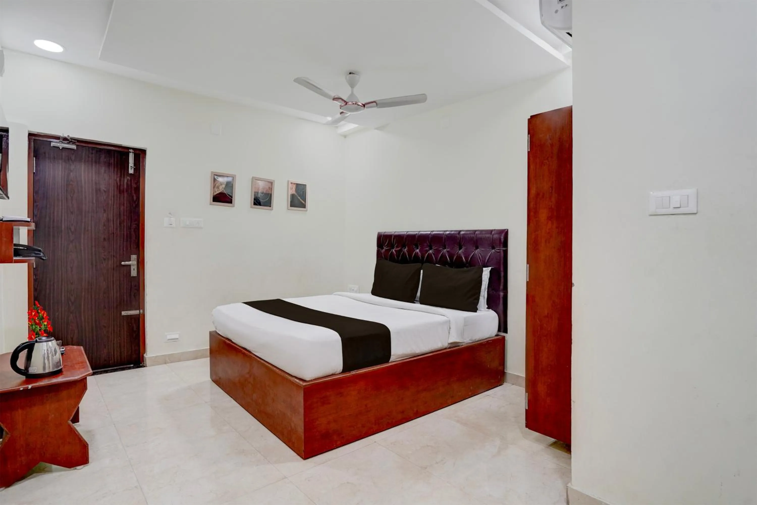 Bedroom, Bed in Hotel O Magunta Layout Nellore Formerly The Paradise Guest Inn