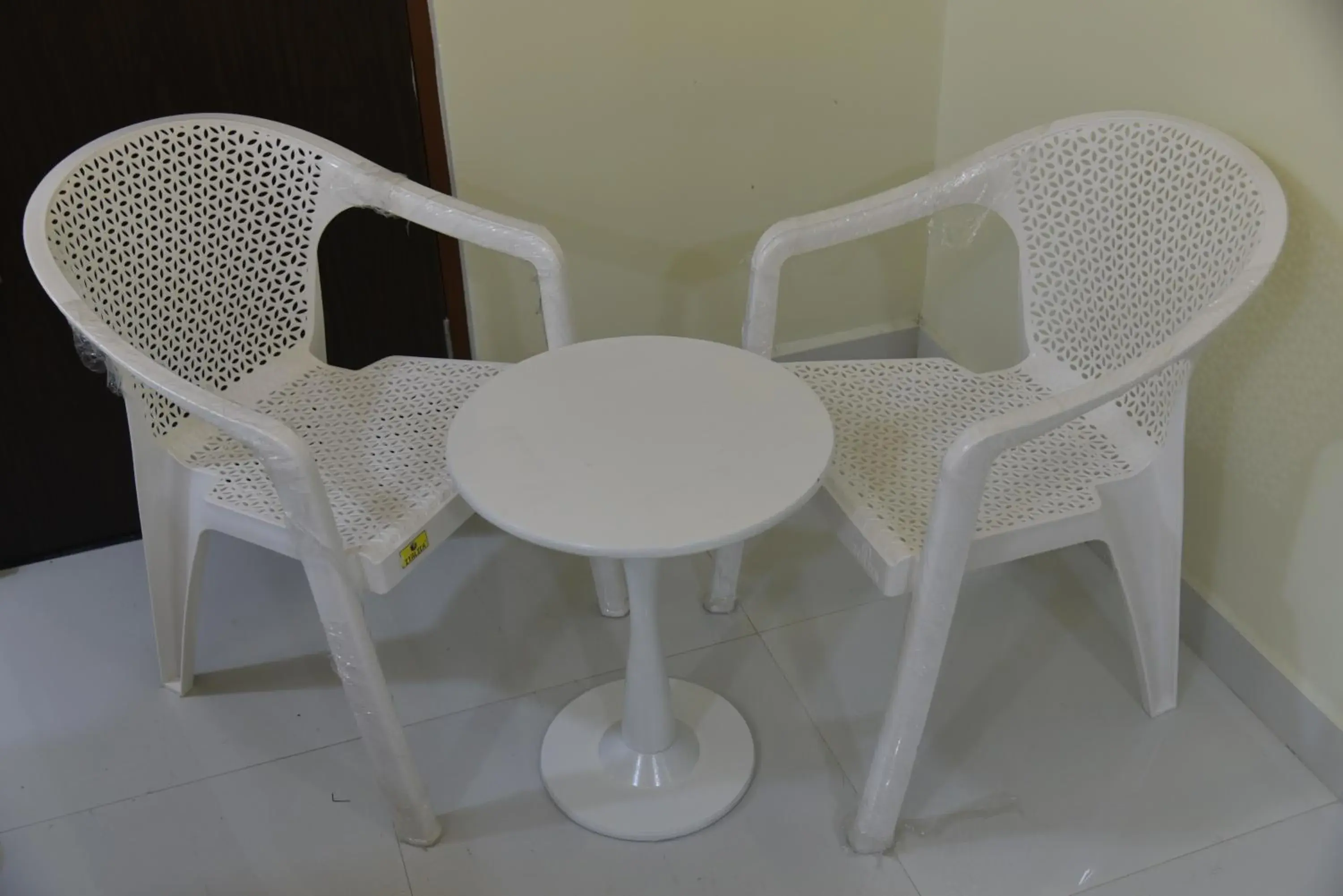 Single Room with Bathroom - single occupancy in Hotel O Magunta Layout Nellore Formerly The Paradise Guest Inn Single Room with Bathroom - single occupancy in Hotel O Magunta Layout Nellore Formerly The Paradise Guest Inn