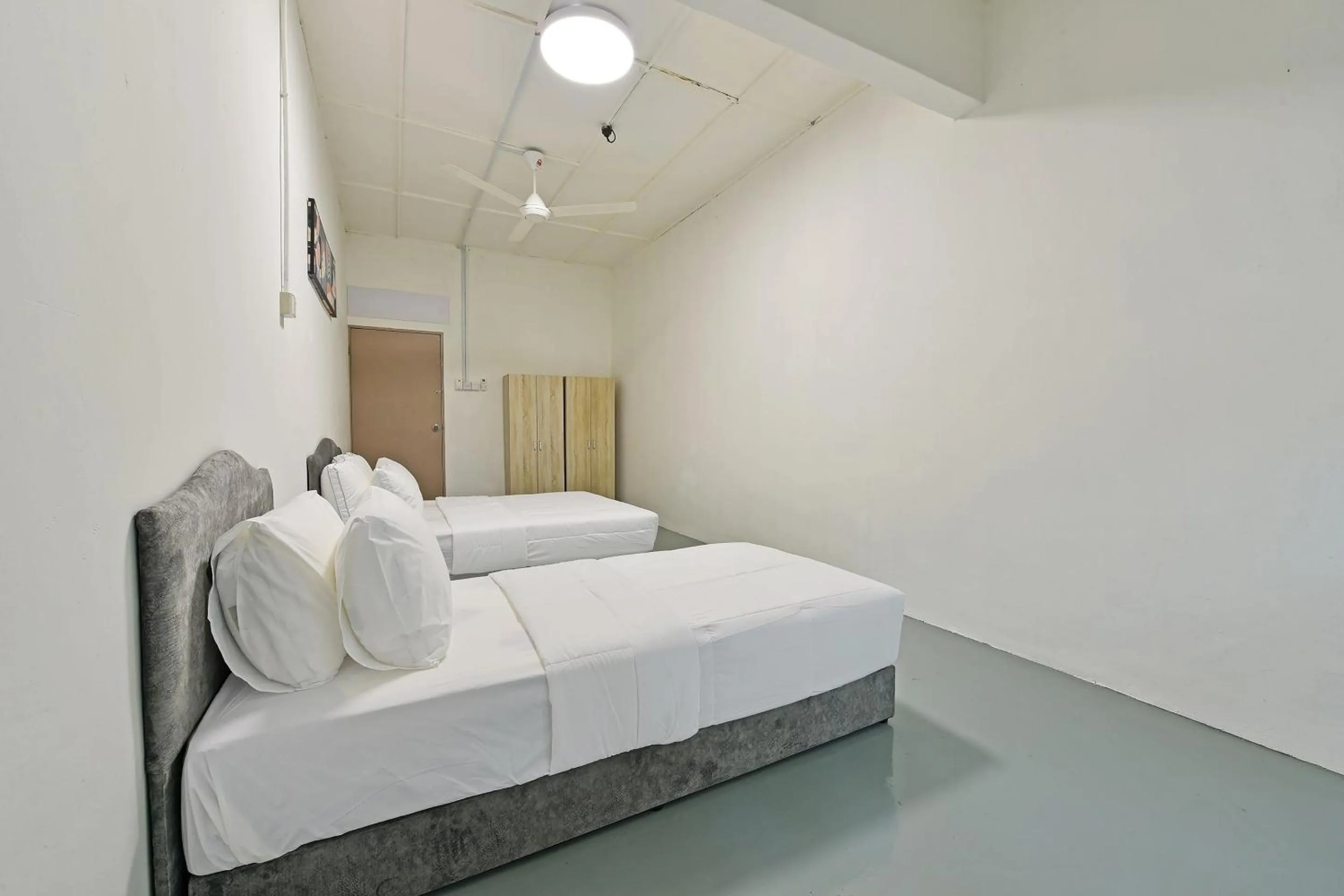 Bedroom, Bed in Hotel O S Homestay