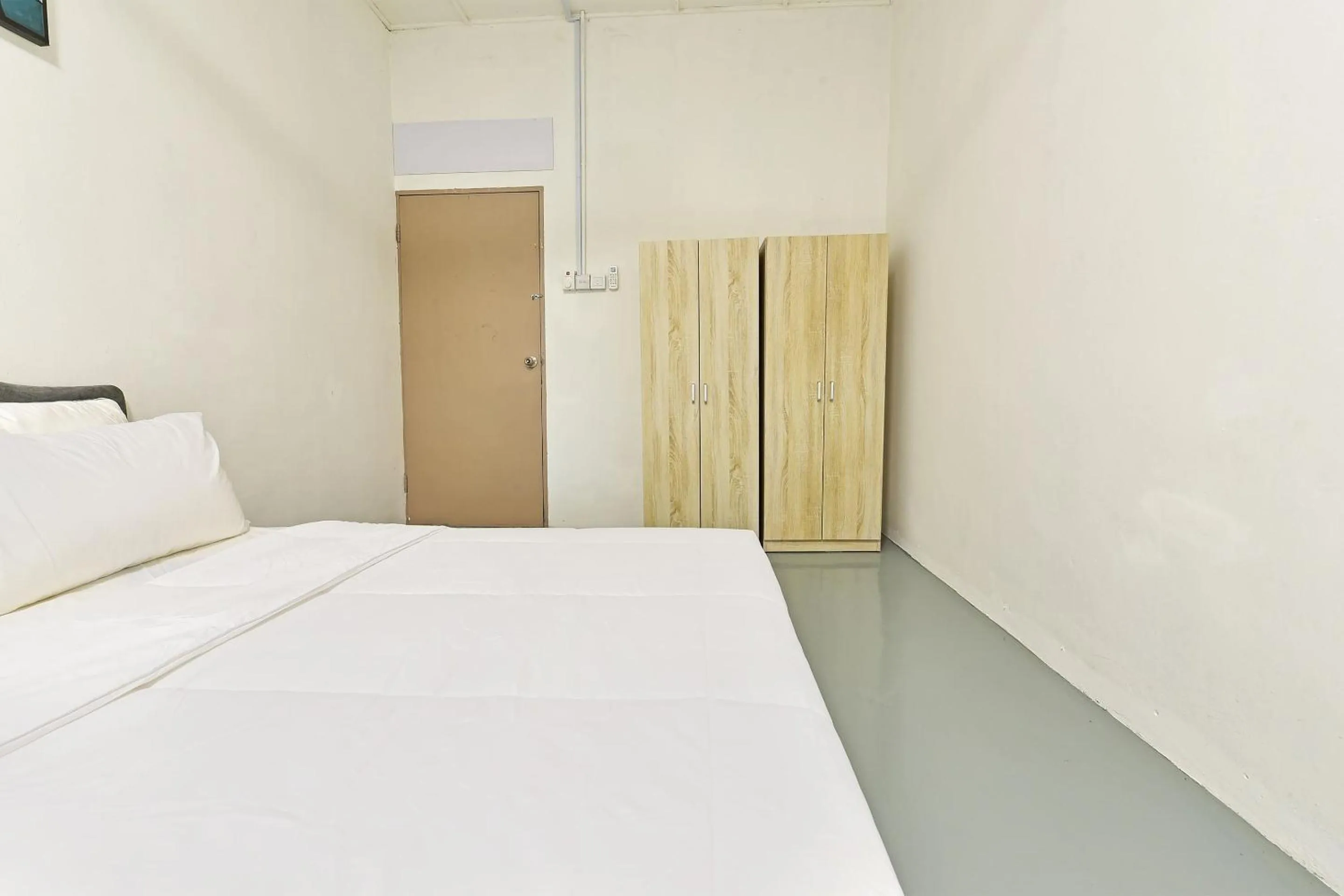 Bedroom, Bed in Hotel O S Homestay