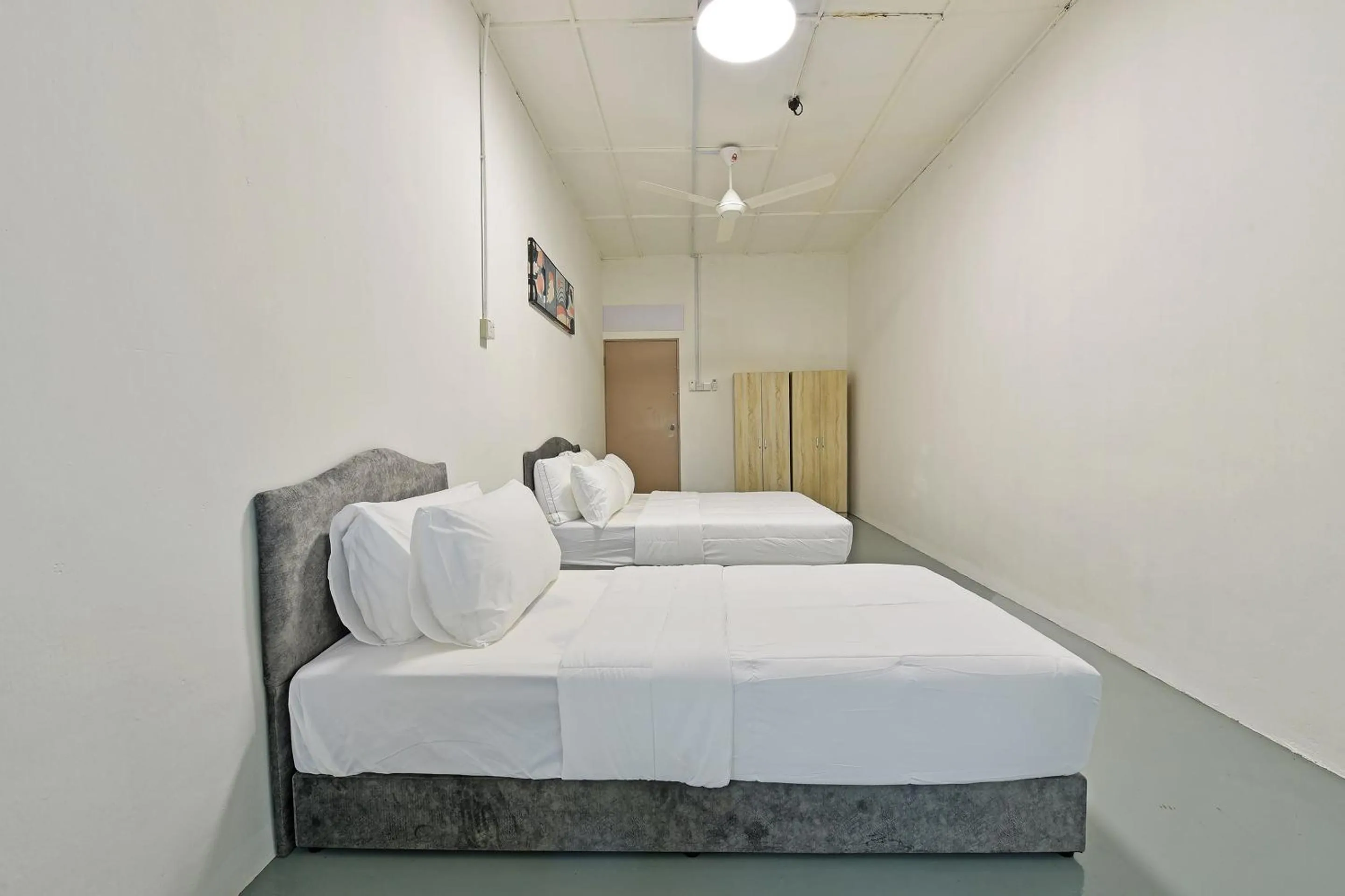 Bedroom, Bed in Hotel O S Homestay