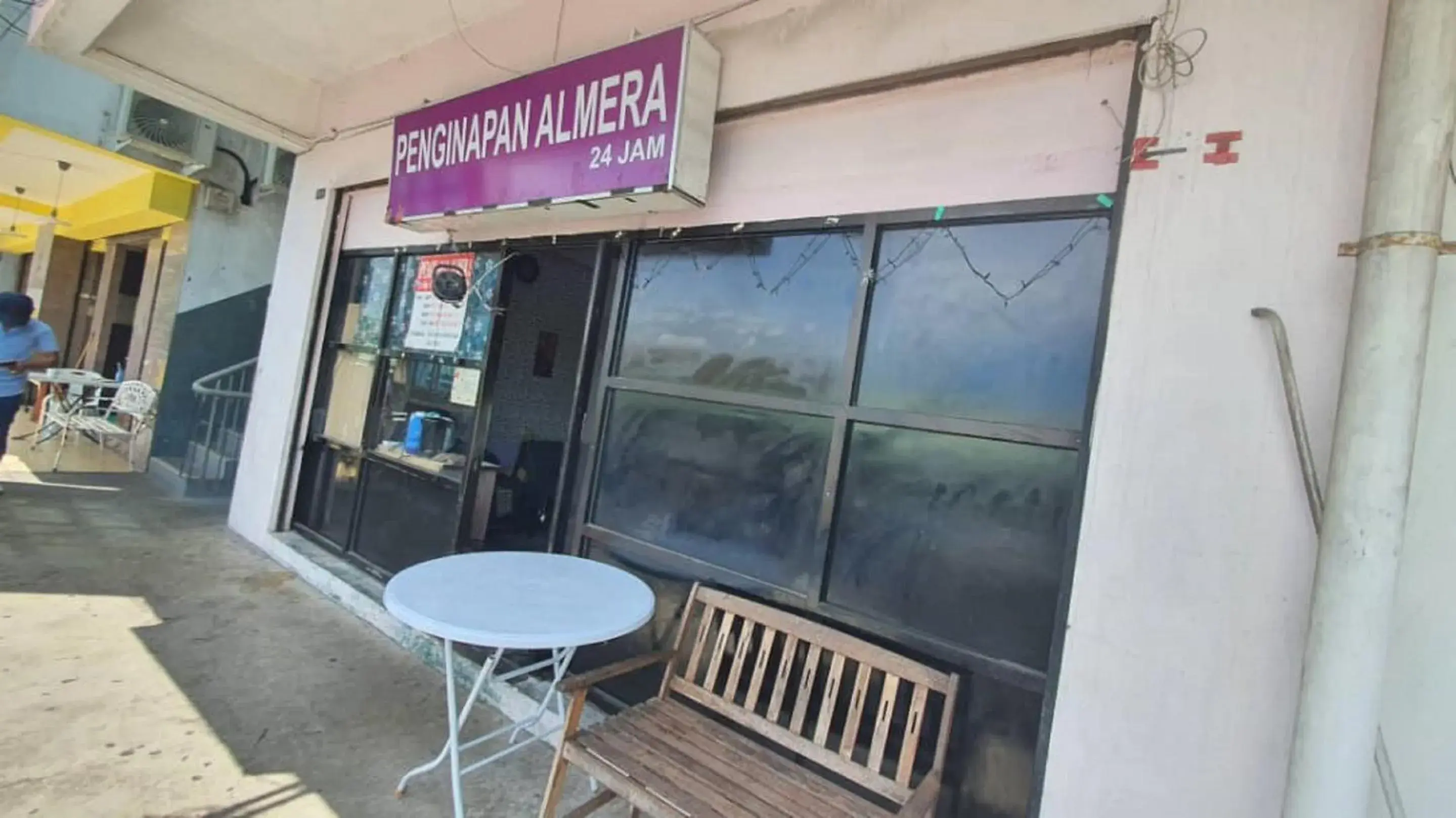 Hotel O Penginapan Almera Hotel O Penginapan Almera