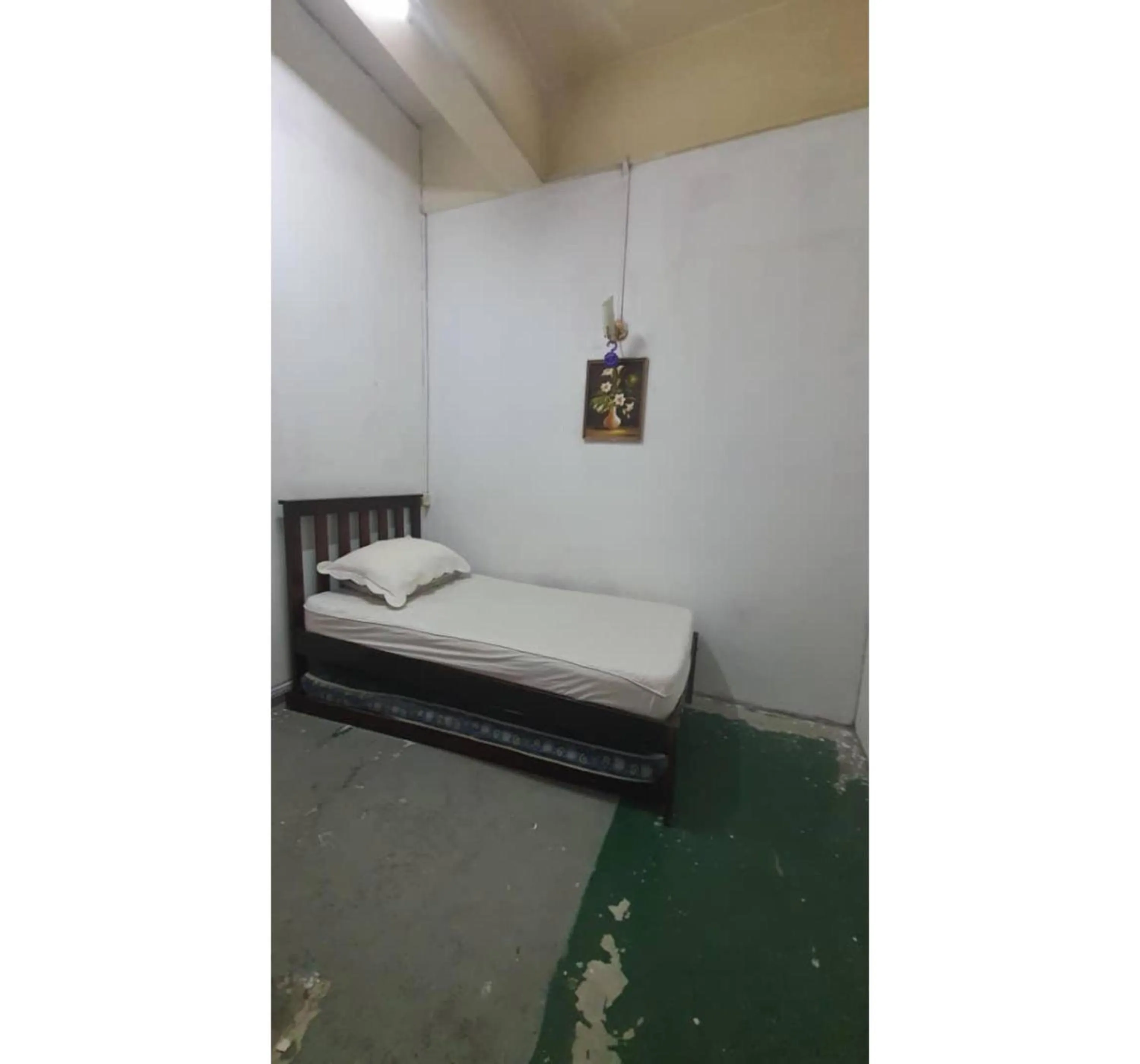 Bedroom, Bed in Hotel O Penginapan Almera