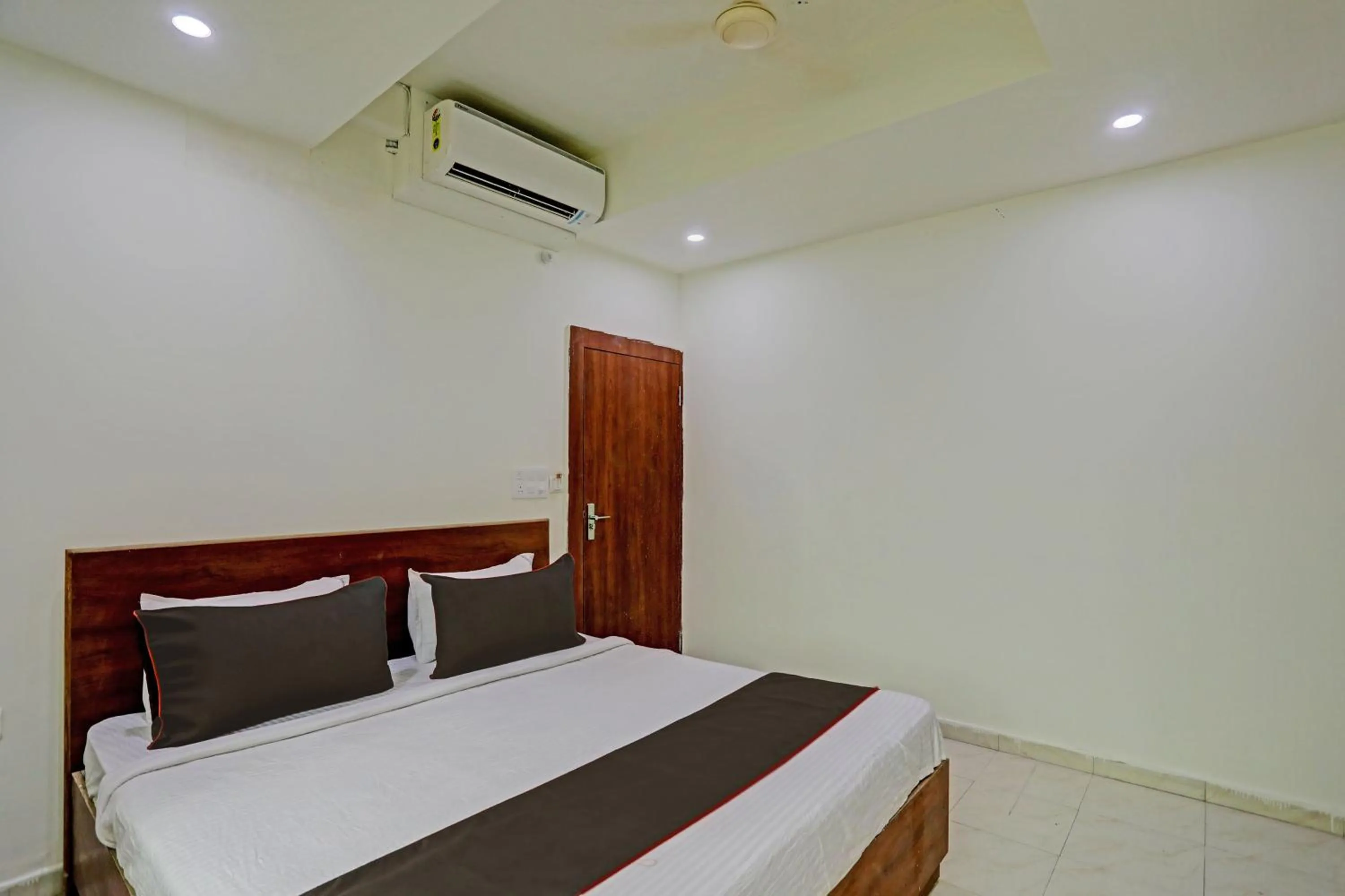 Bedroom, Bed in Hotel O Aditya Inn