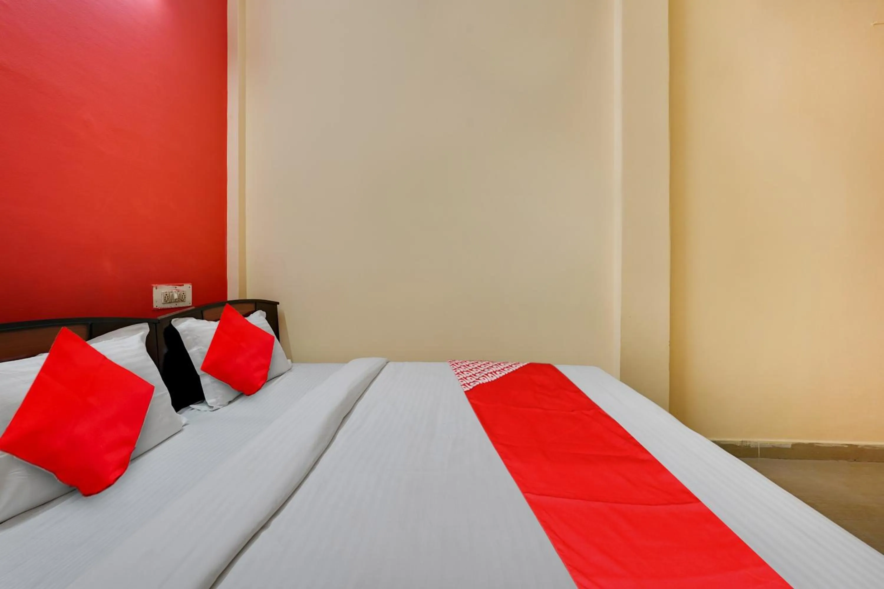 Bedroom, Bed in Hotel O Lakshmana Hotel