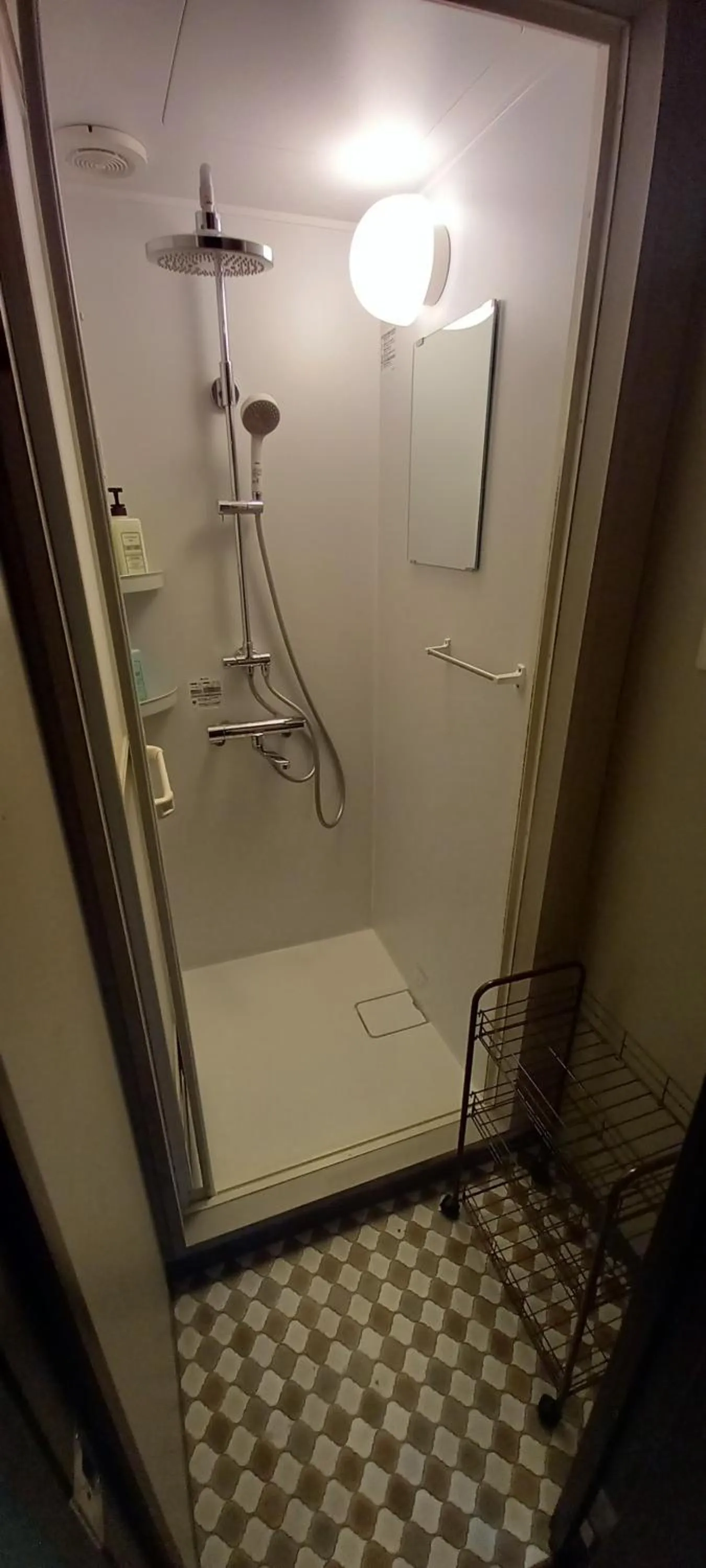 Shower in Wasabi Mita Hotel