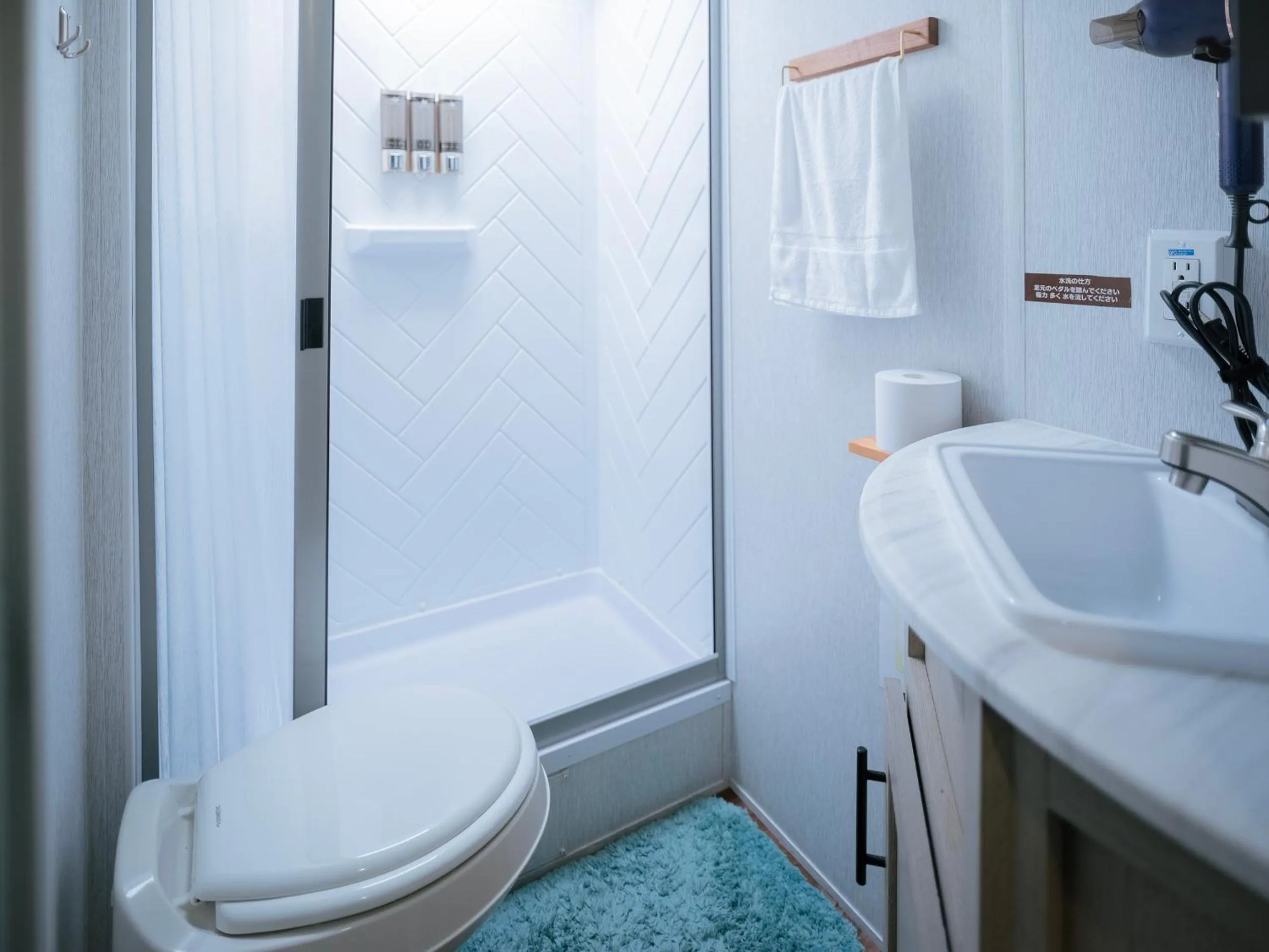 Shower in Gramercy Village 山中湖 Glamping &Sauna
