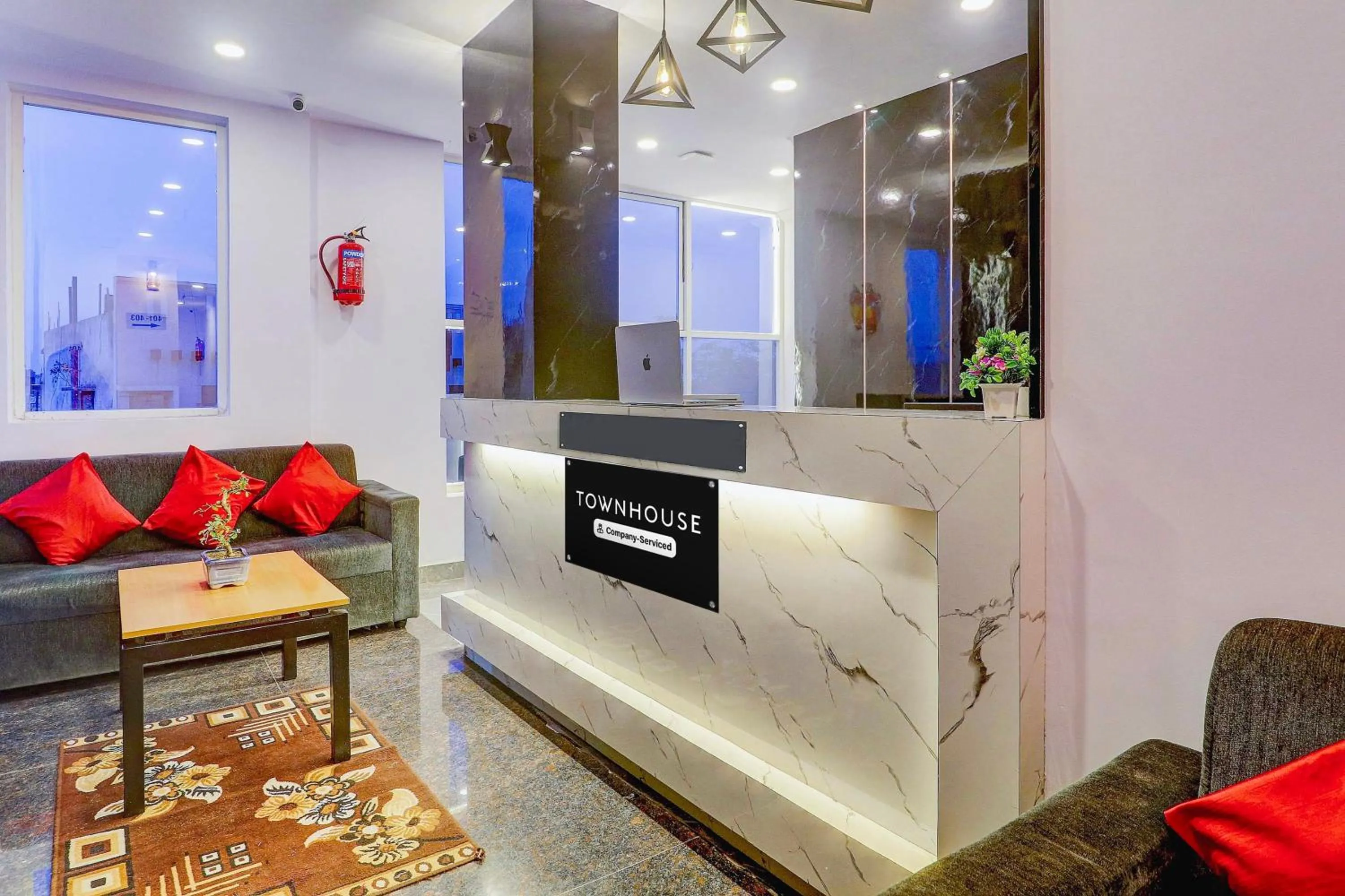 Lobby or reception in Super Townhouse SR Nagar Near RCC Premier