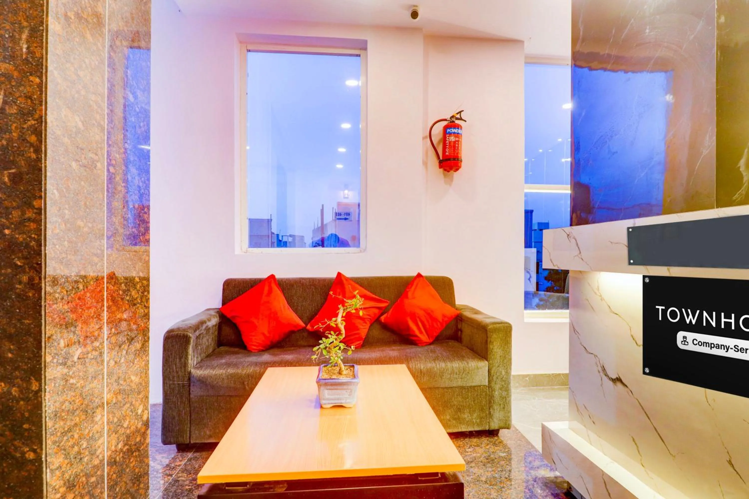 Lobby or reception in Super Townhouse SR Nagar Near RCC Premier