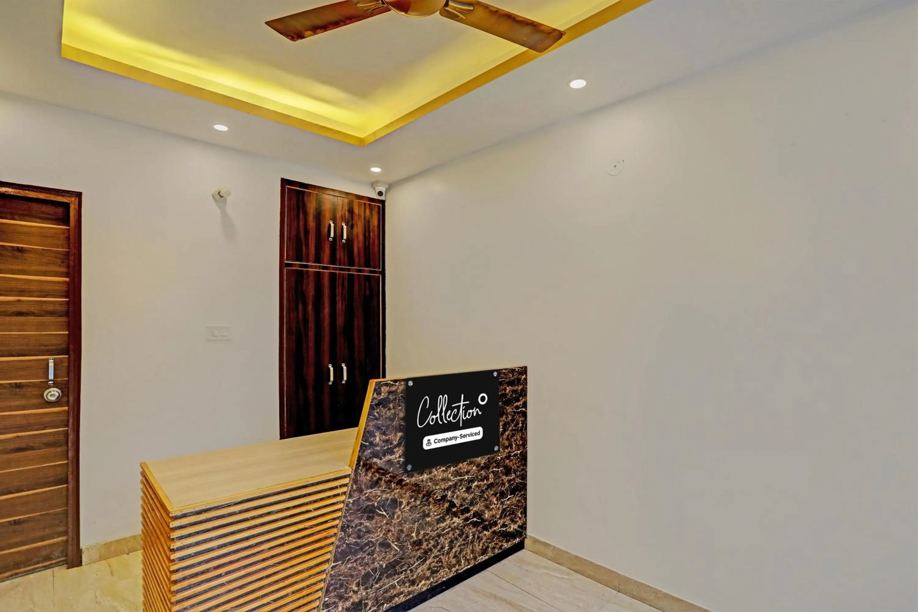 Lobby or reception in Super Collection O Sector 55 Noida Near Noida Stadium
