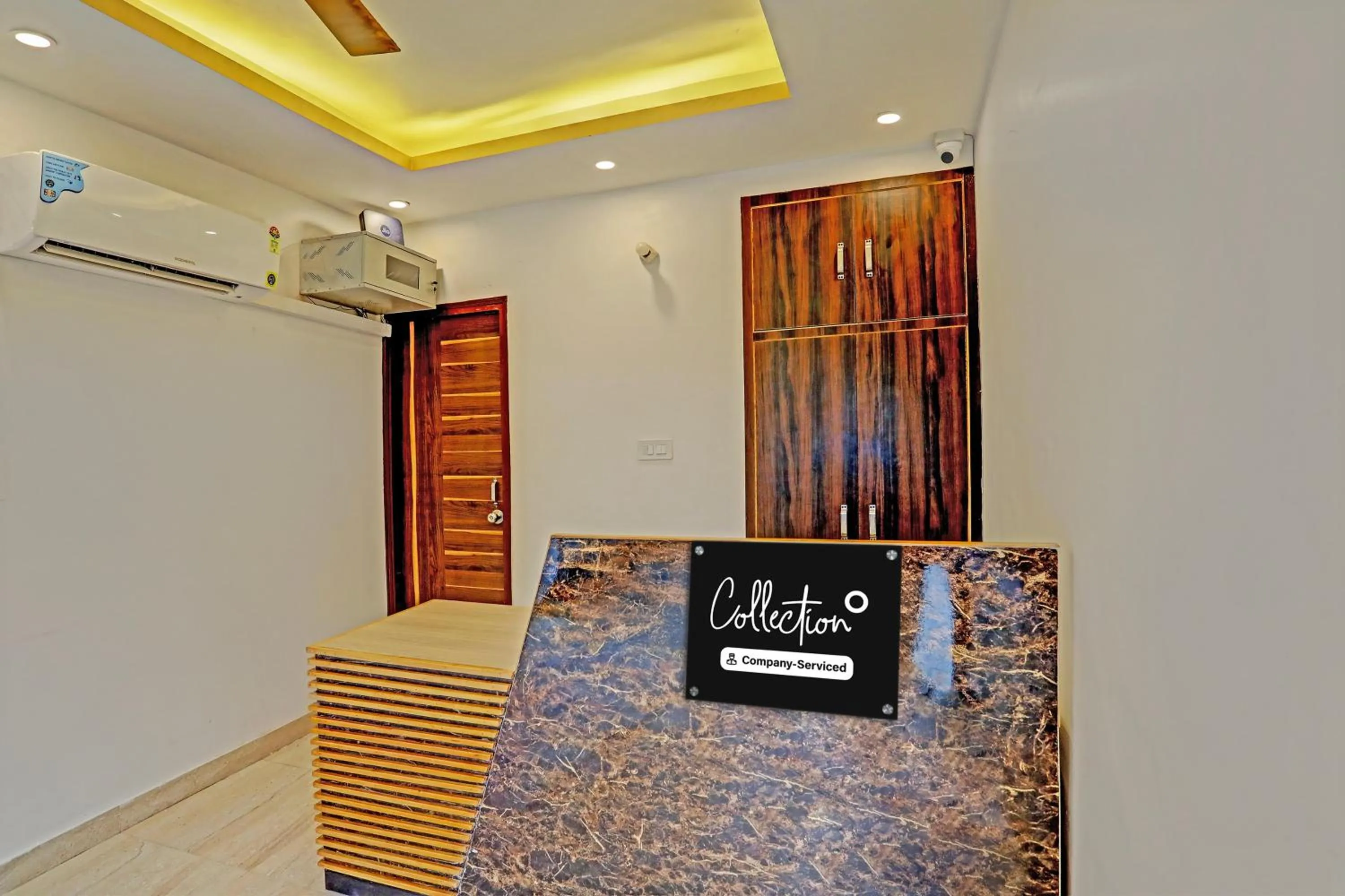 Lobby or reception in Super Collection O Sector 55 Noida Near Noida Stadium