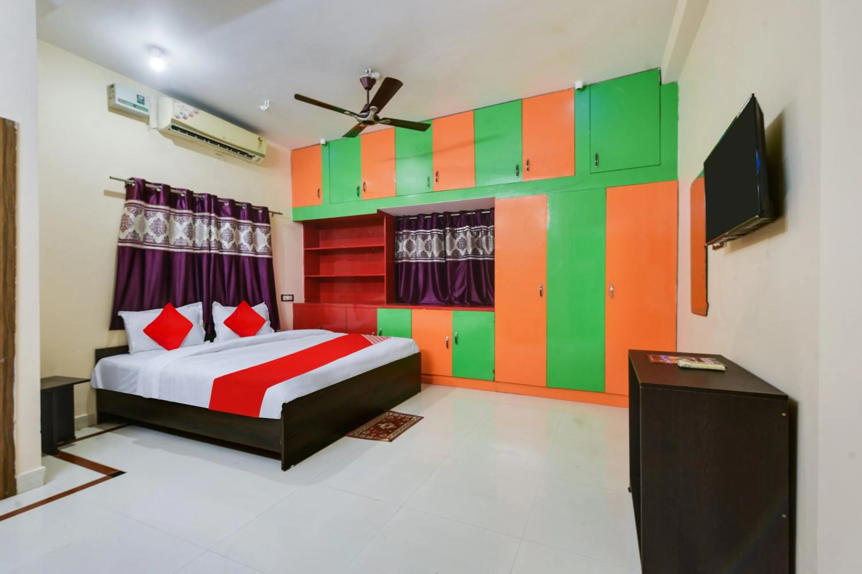 Bedroom, Bed in Hotel O Rudraksh Inn