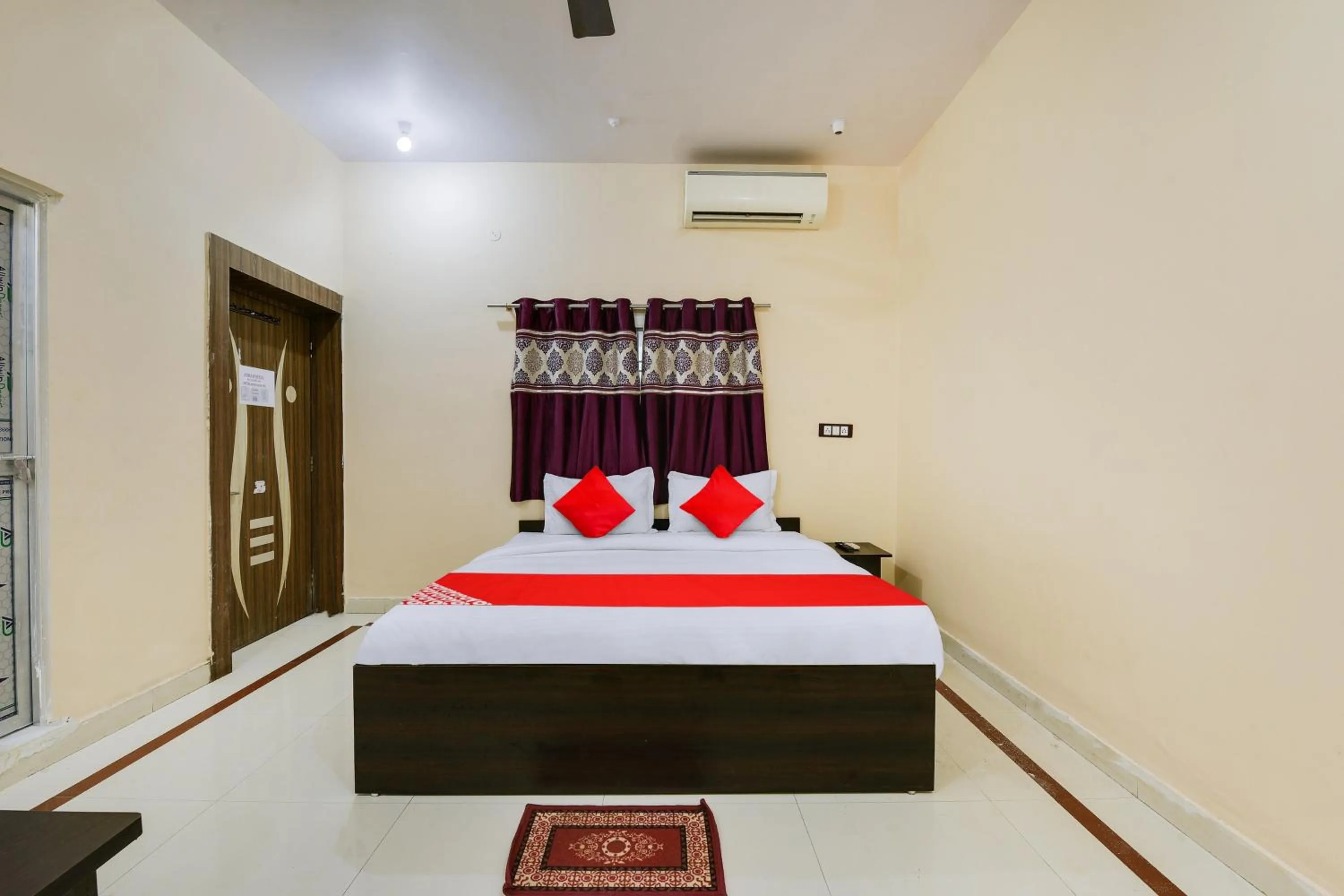 Bedroom, Bed in Hotel O Rudraksh Inn