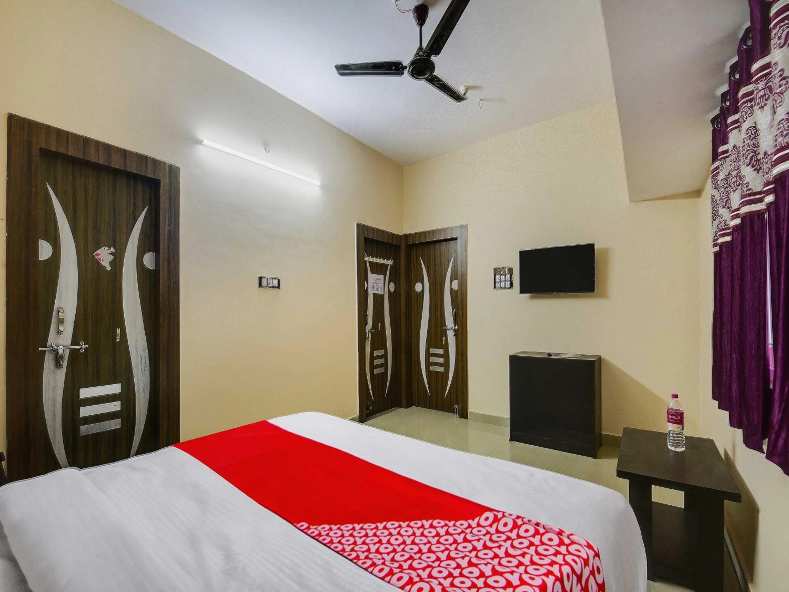 Bedroom, Bed in Hotel O Rudraksh Inn
