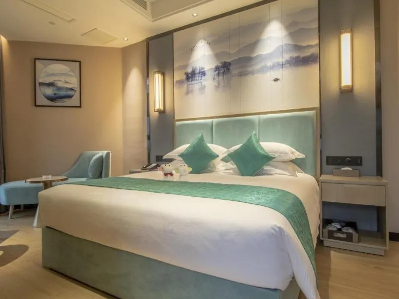 Bed in GreenTree Eastern Hotel Hainan Free Trade Port Jiangdong New District Meilan Airport