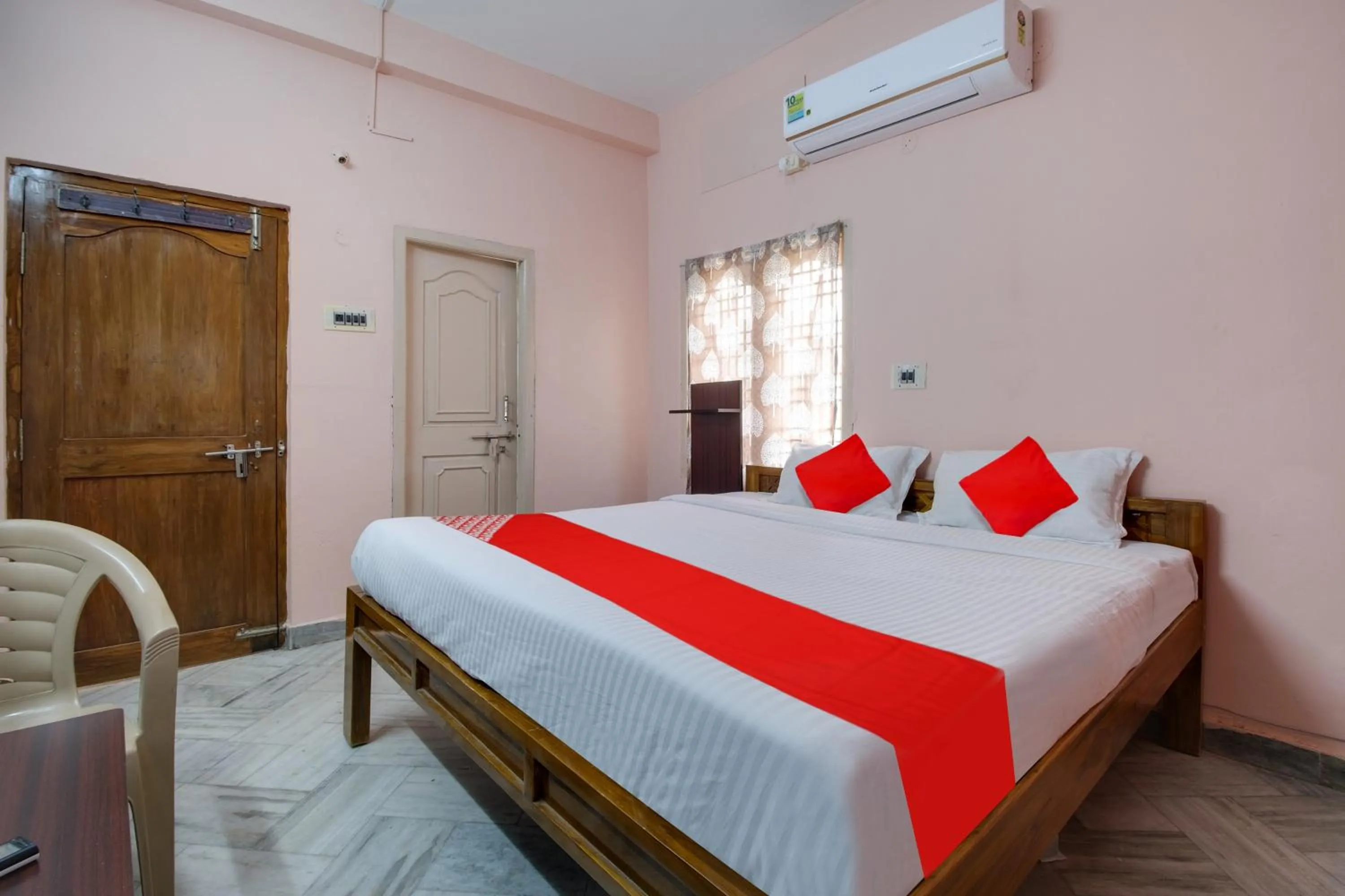 Bedroom in Hotel O Guest Inn 2