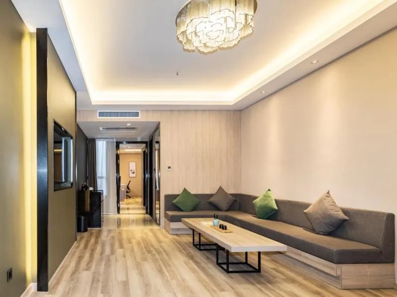 GreenTree Eastern Hotel Shenzhen Pinghu Hua'nan City Hehua Subway Station