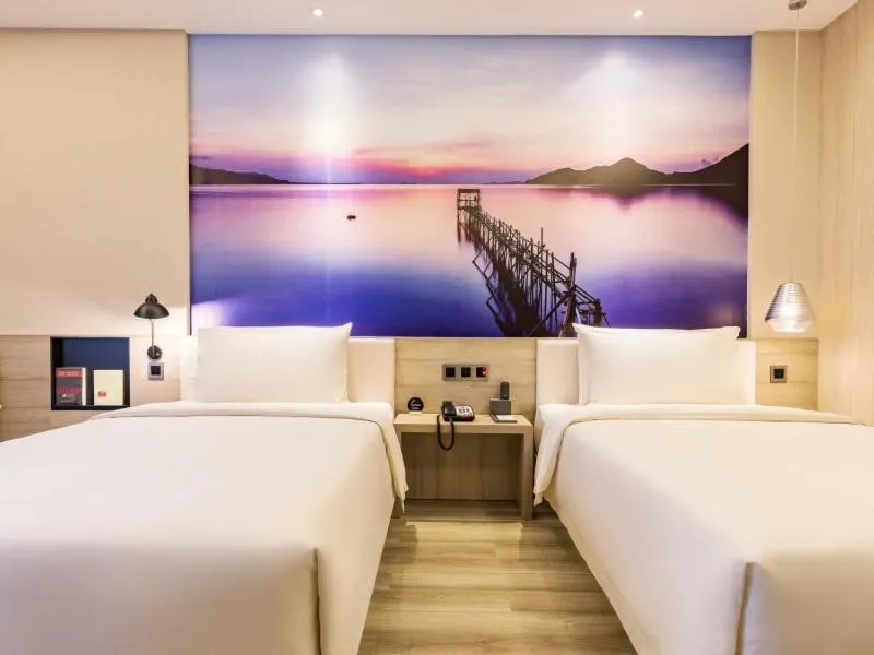 GreenTree Eastern Hotel Shenzhen Pinghu Hua'nan City Hehua Subway Station