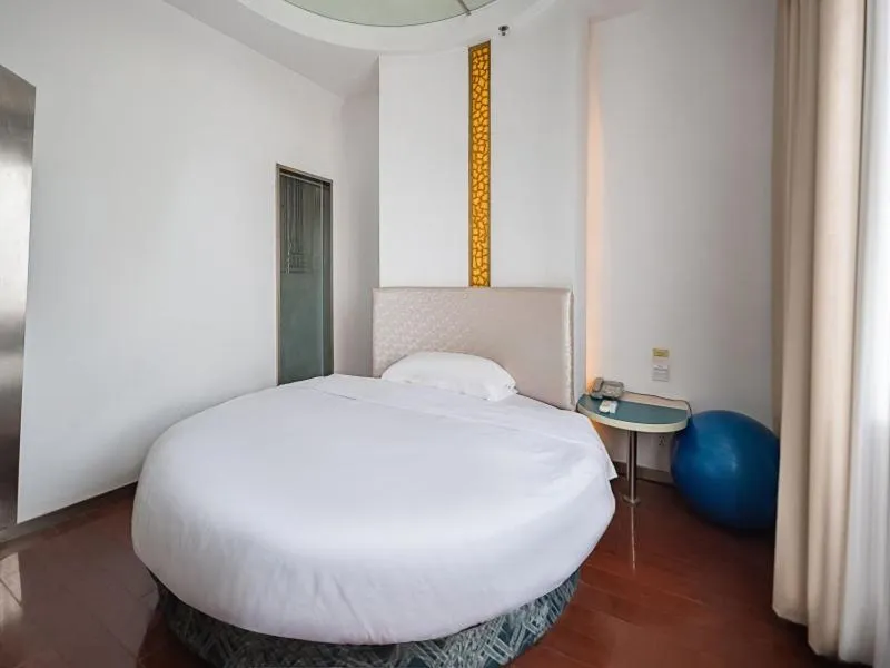 GreenTree Inn Express Hotel North Huaihai Road