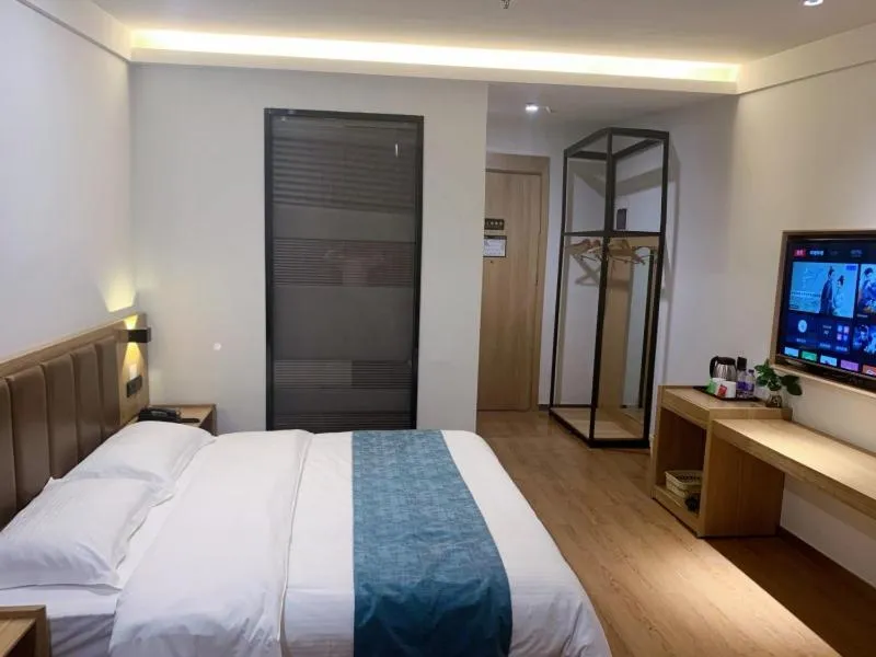 Bed in GreenTree Inn Express Hotel Jiangsu Suqian Shuyang Bus Station