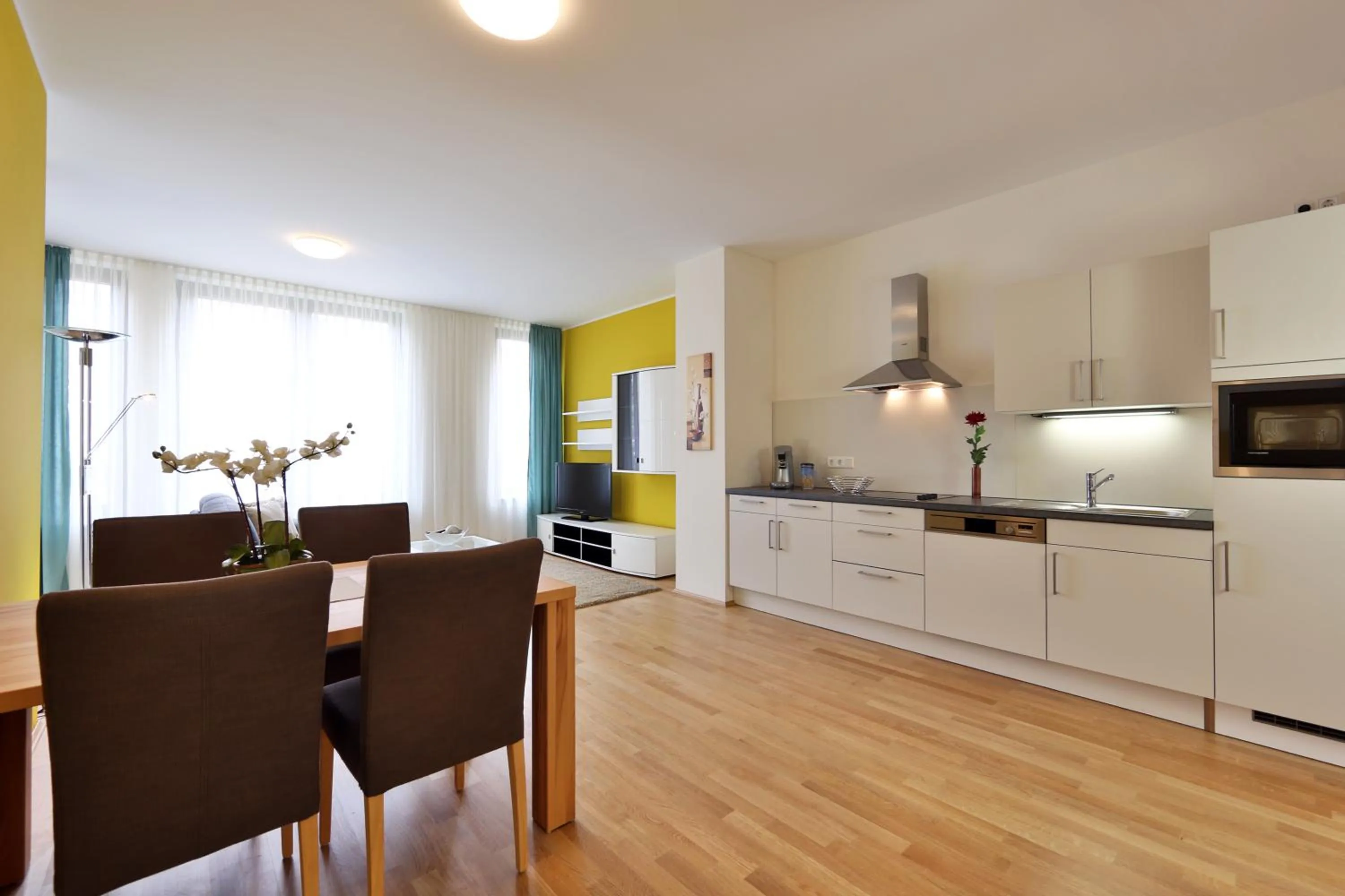 TV and multimedia in Business Suiten