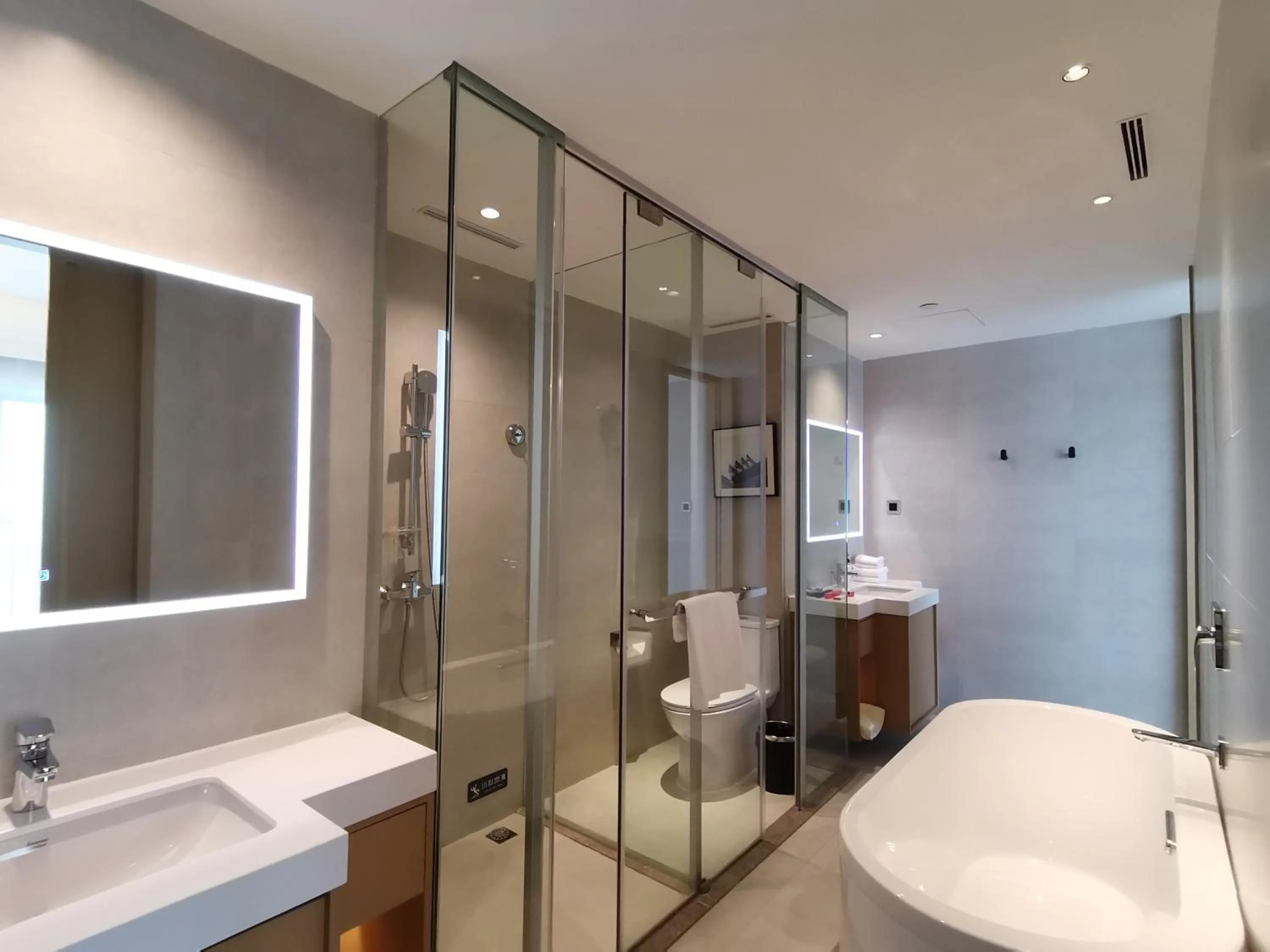 Shower in Keypai Hotel