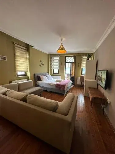 Studio with Balcony in Greenbird Suites Studio with Balcony in Greenbird Suites