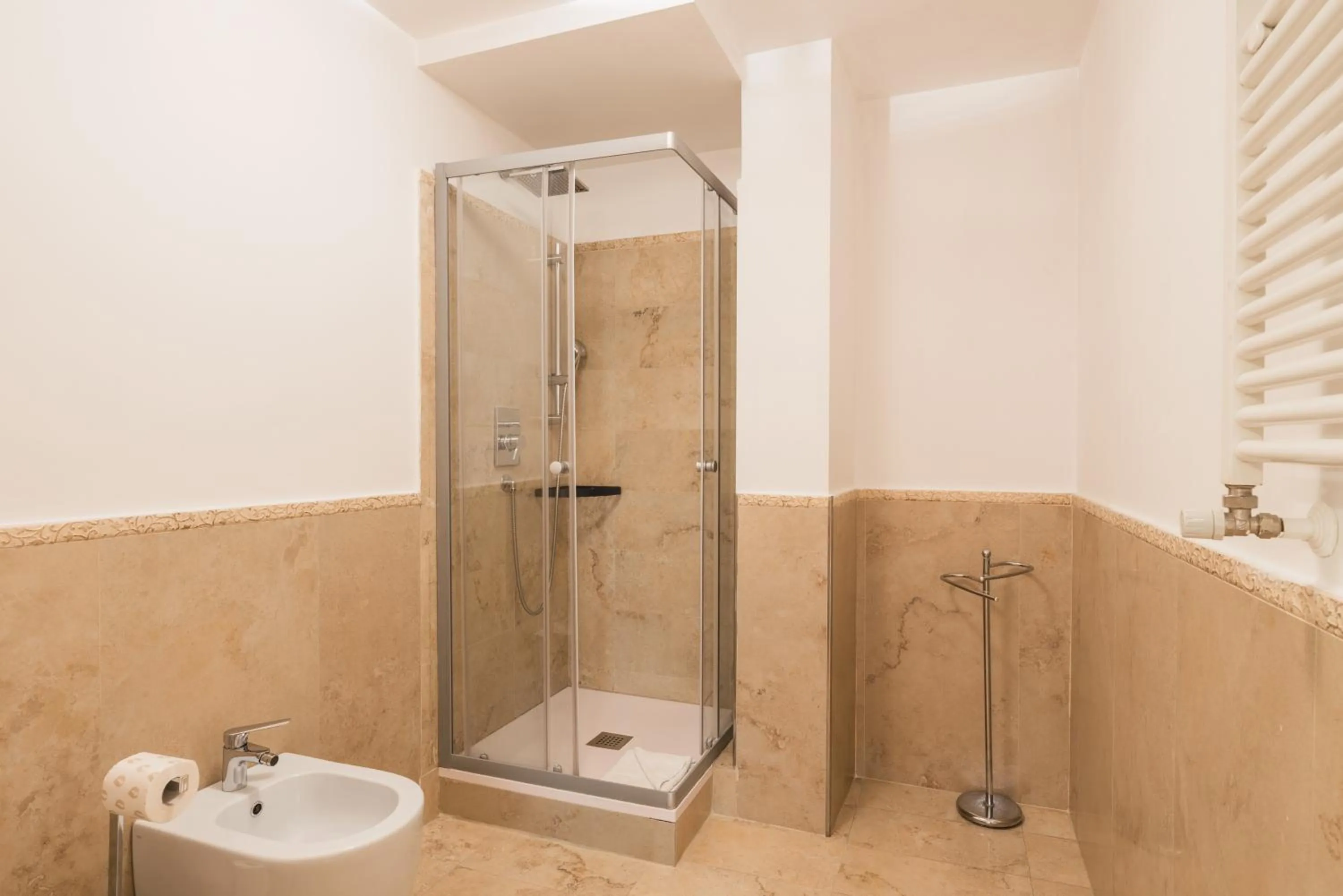 Shower in Penthouse Suite Rome - Private Suites