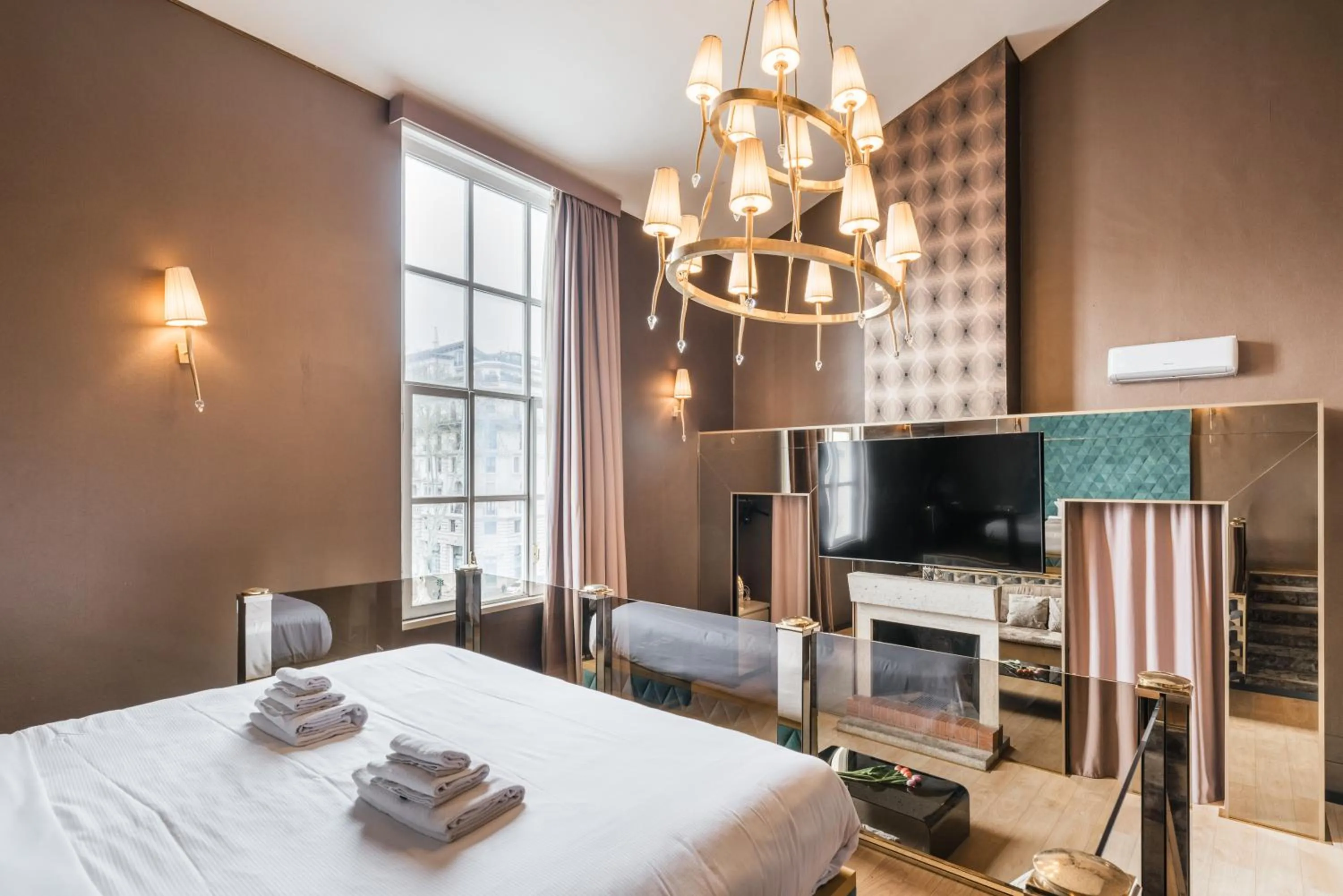 Bed in Penthouse Suite Rome - Private Suites