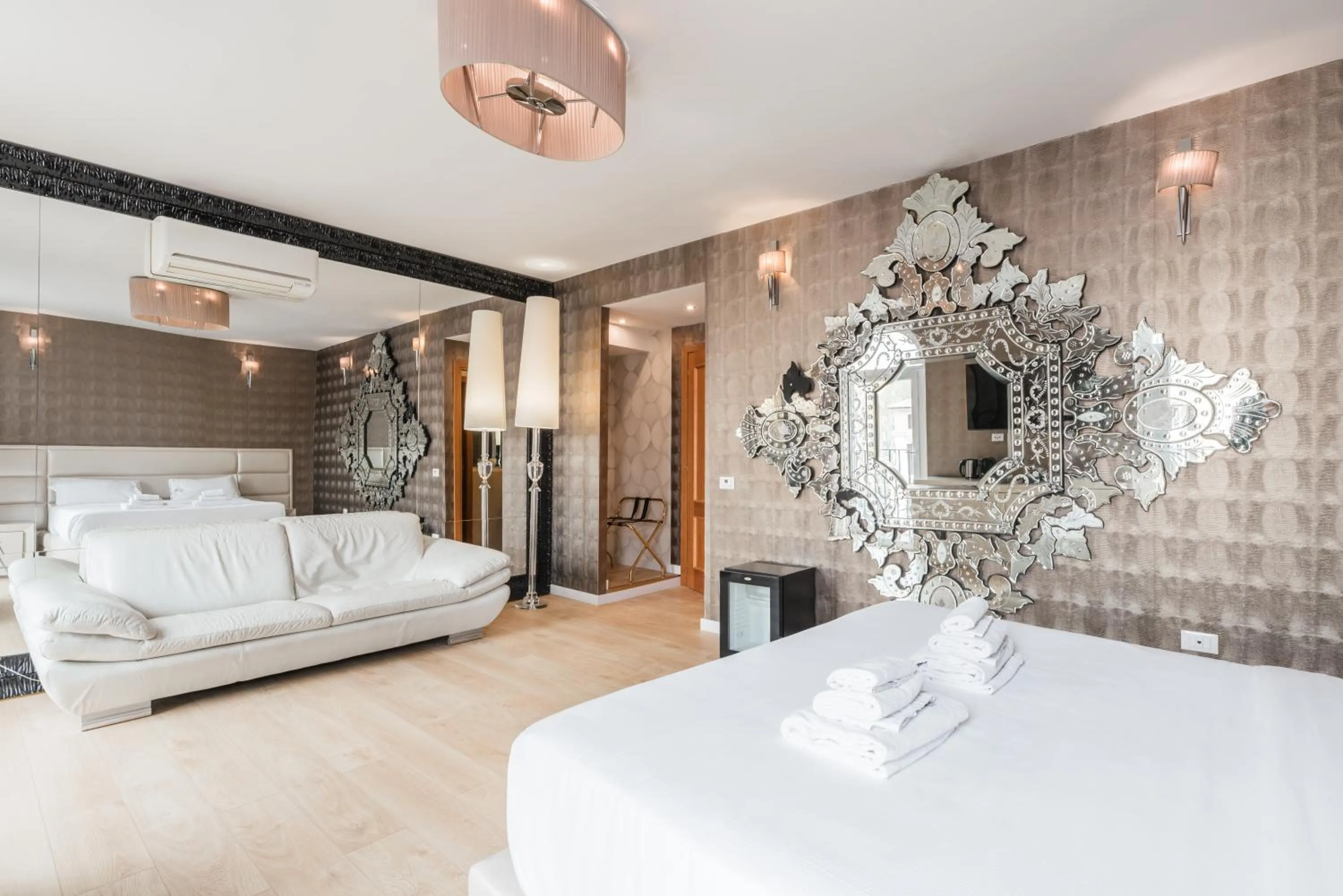 Bed in Penthouse Suite Rome - Private Suites