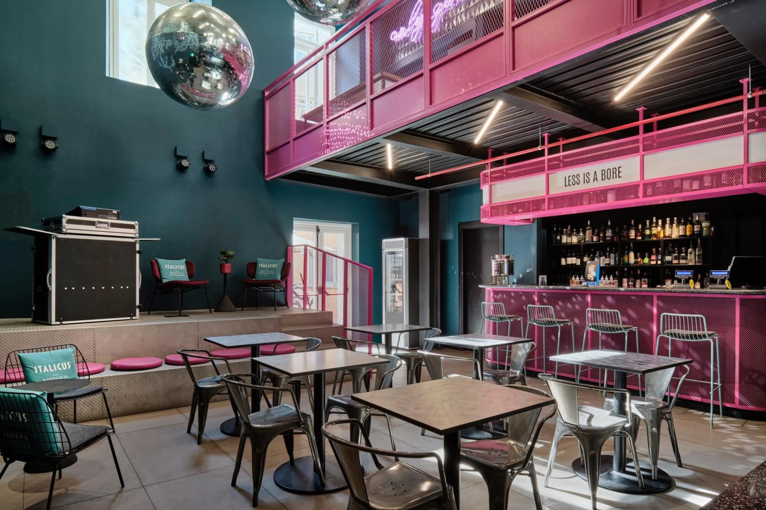 Lounge or bar in JO&JOE ROMA