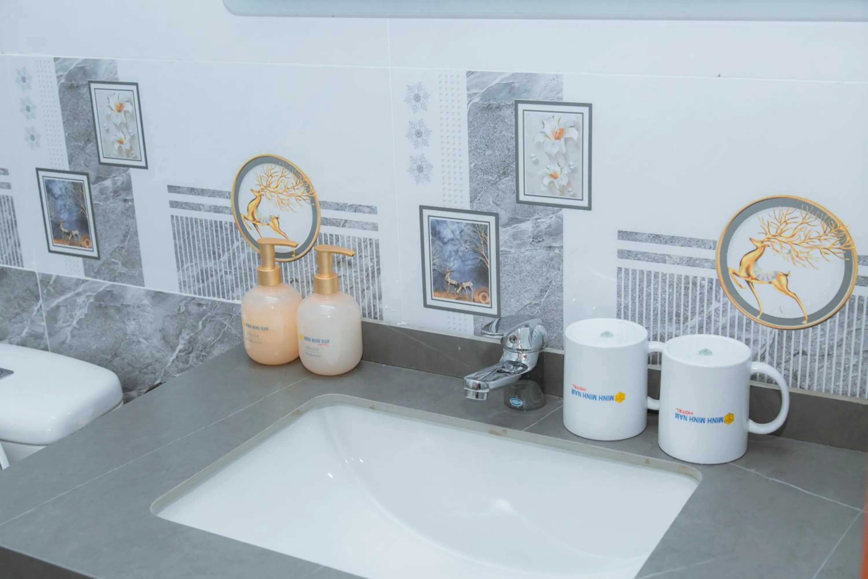 Shower in Minh Minh Nam 2 Hotel