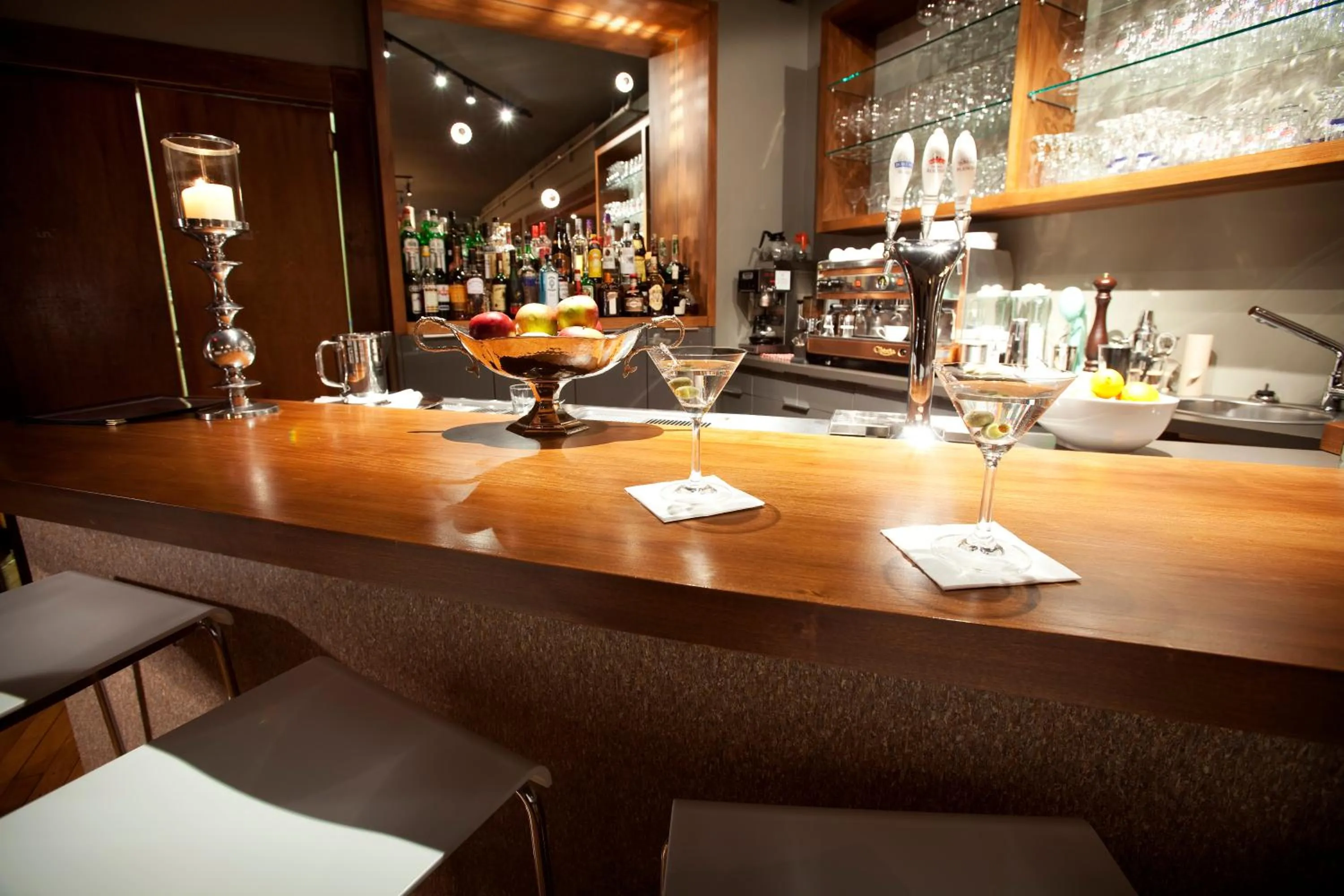 Restaurant/places to eat in Le Pleasant Hôtel & Café