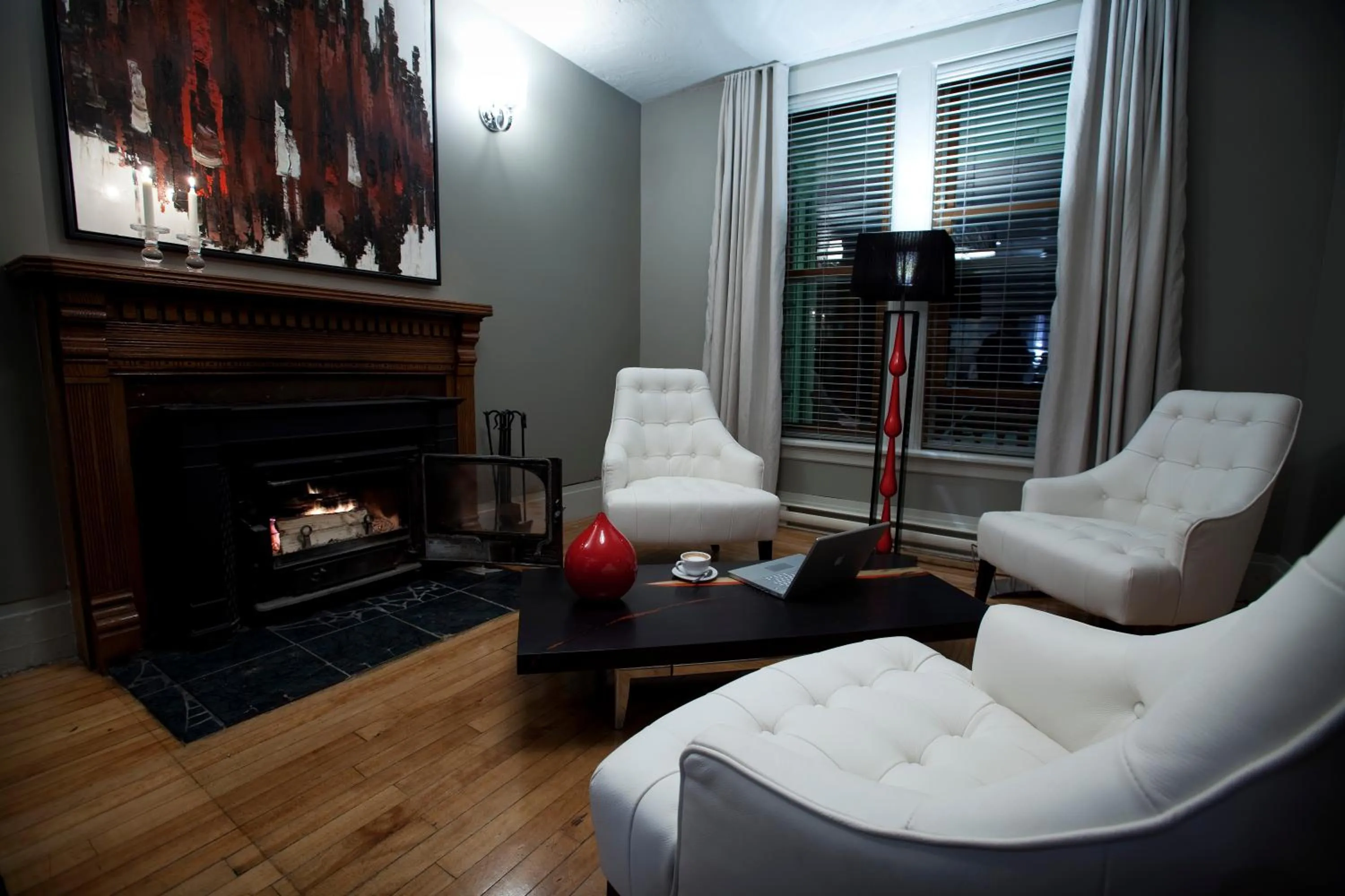 Living room in Le Pleasant Hôtel & Café