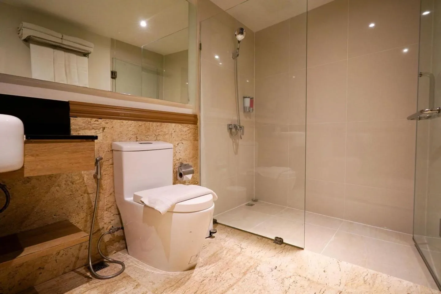 Bathroom in The poshtel Bangkok By Benya