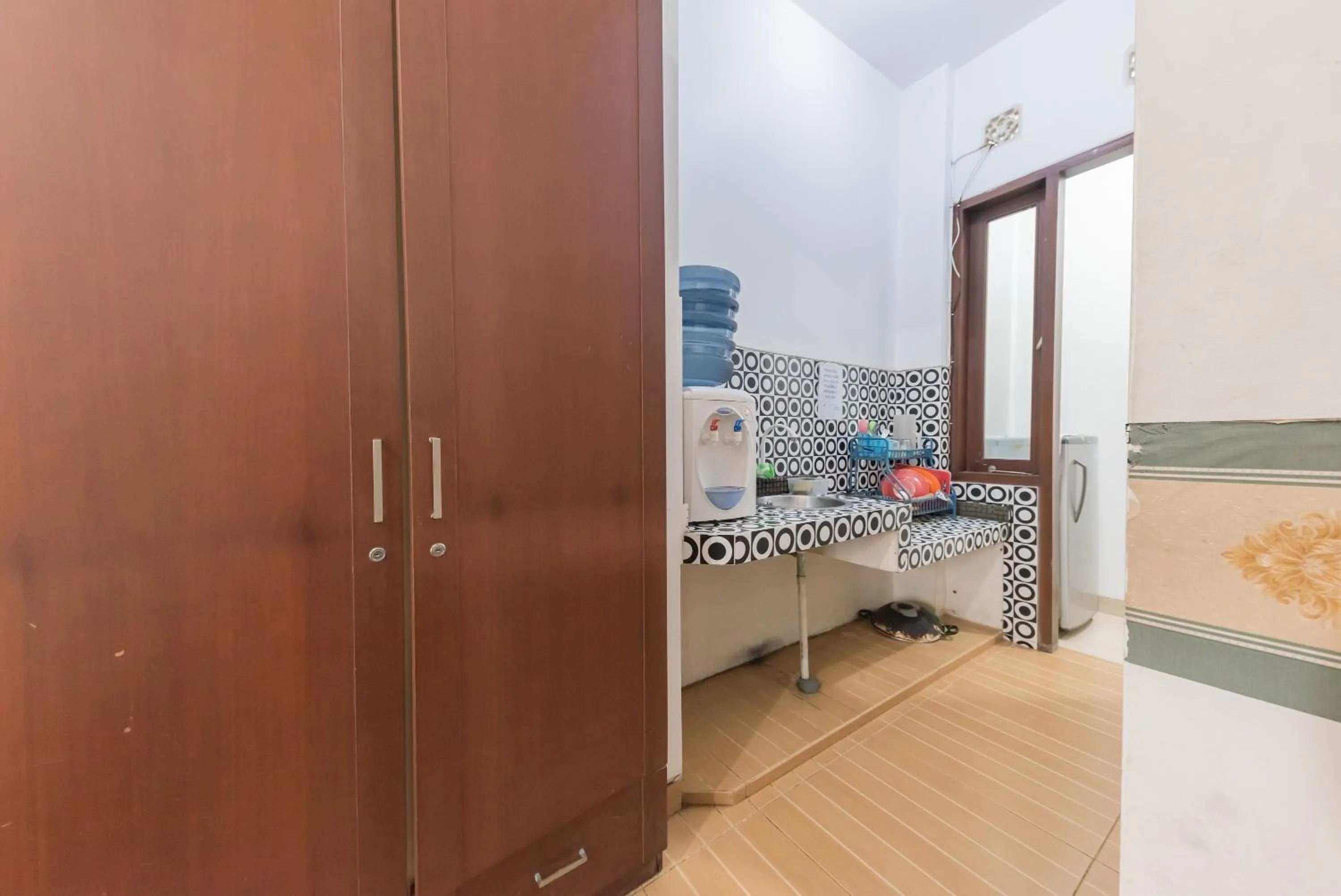 Kitchen or kitchenette in Urbanview Resort Anty Cisarua Tugu Puncak by RedDoorz