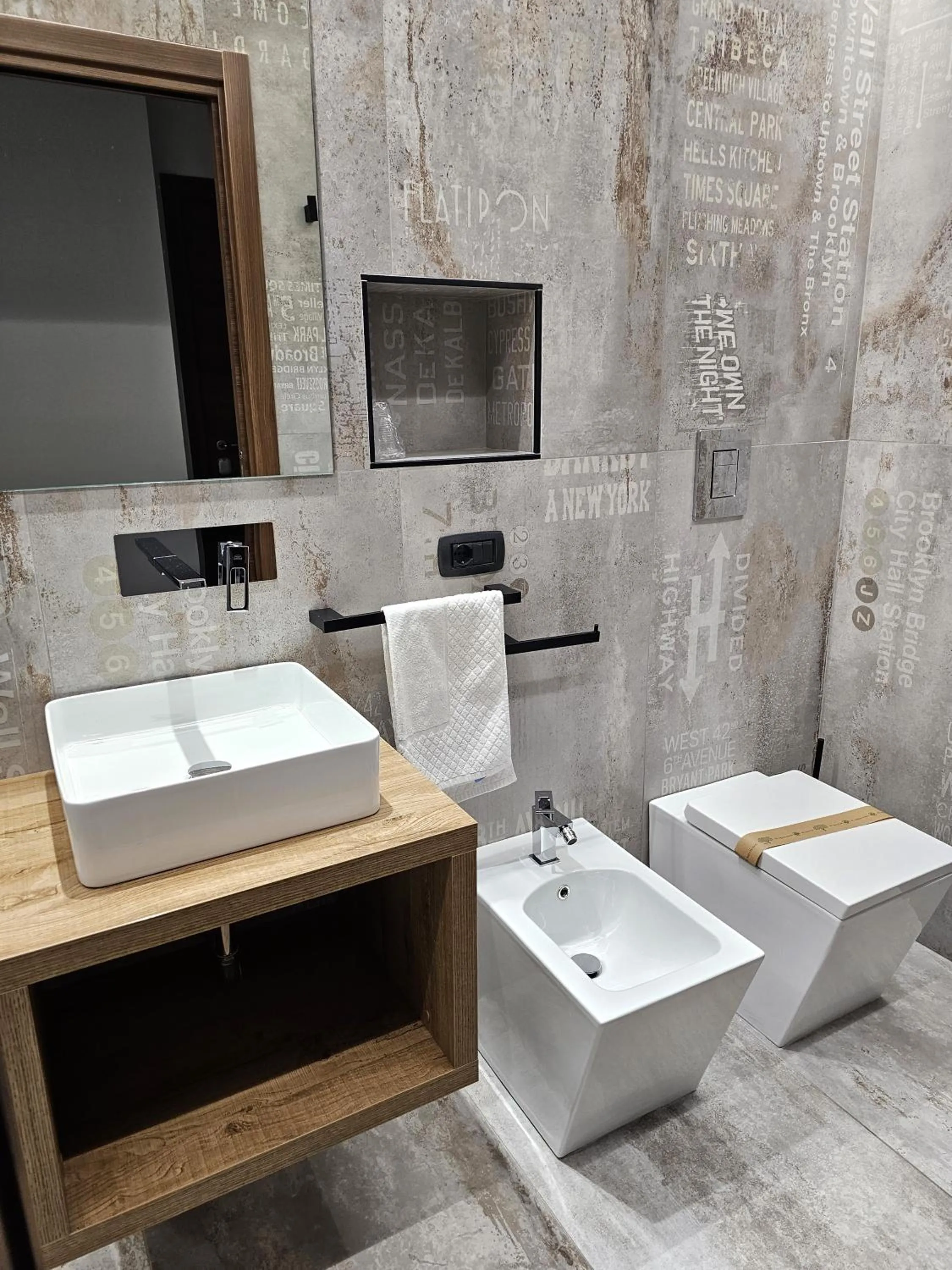 Toilet in Binario1 Rooms