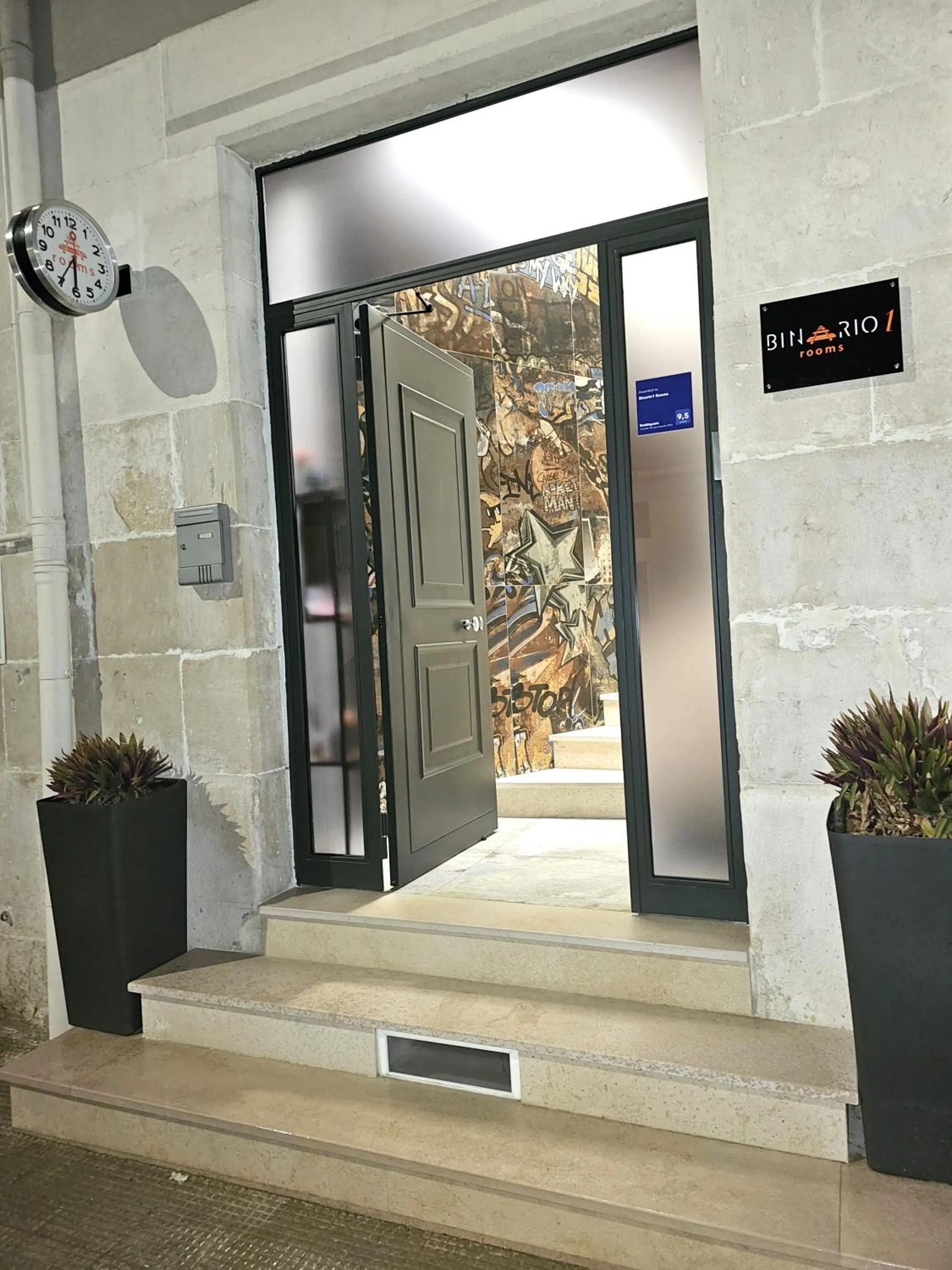 Property building in Binario1 Rooms