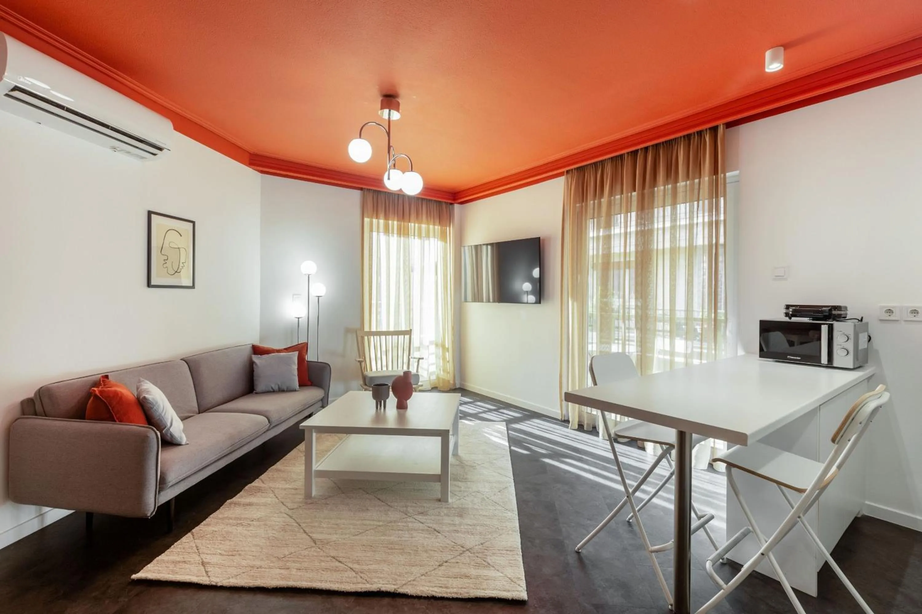 TV and multimedia in OneZeroTwo by Zoia Living