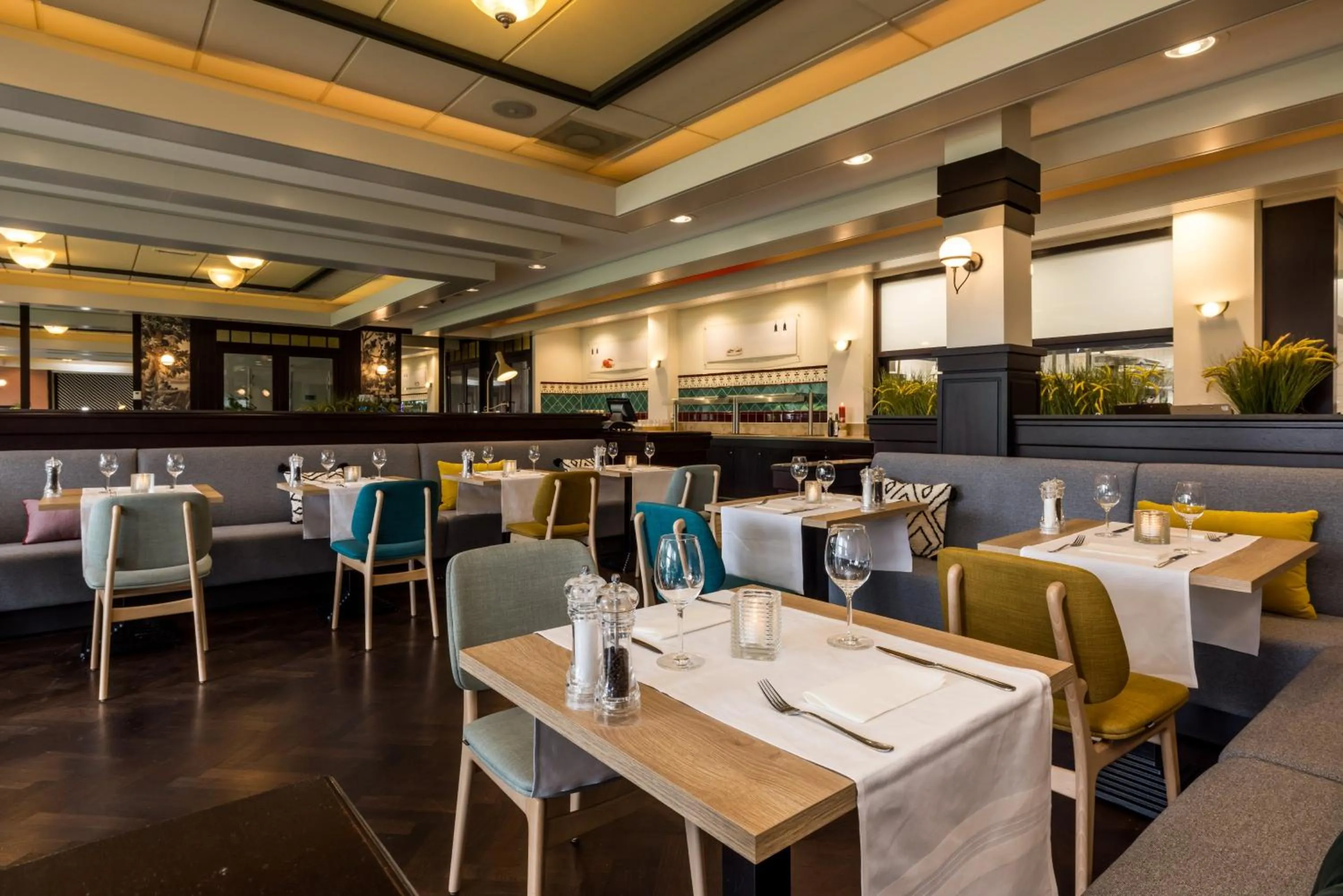 Restaurant/places to eat in Holiday Inn Eindhoven Centre by IHG