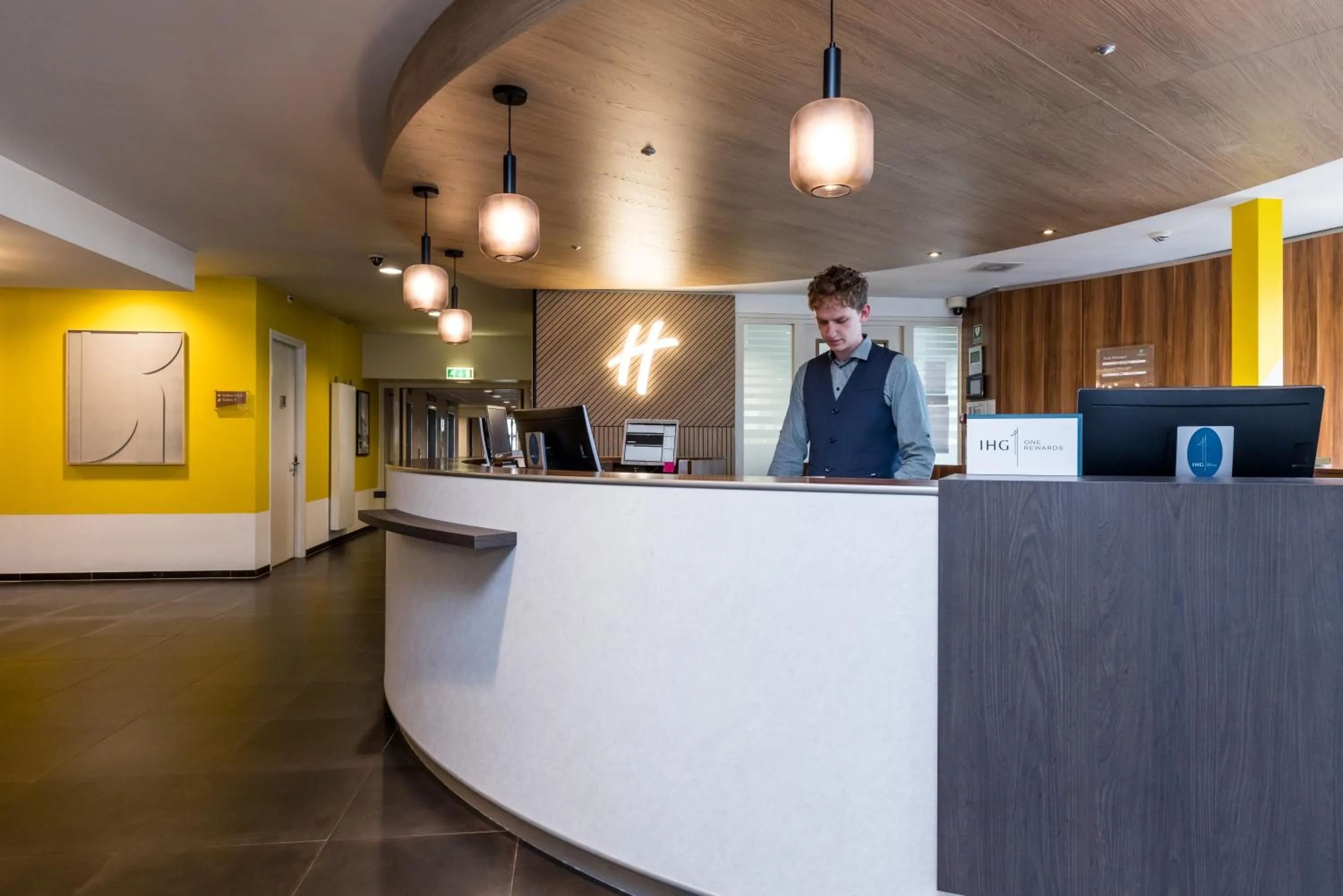 Lobby or reception in Holiday Inn Eindhoven Centre by IHG