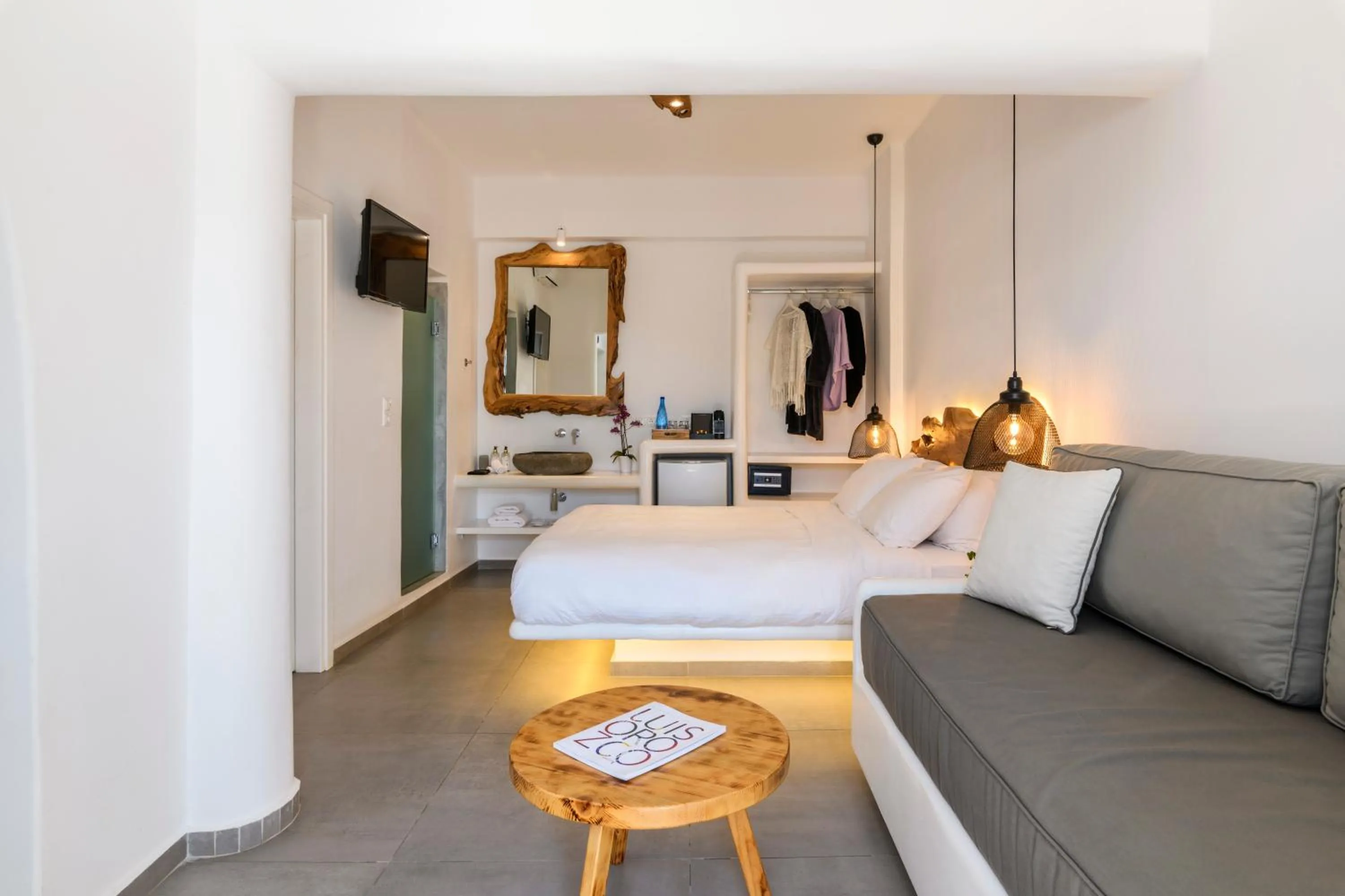 Photo of the whole room in Casa Anna Suites