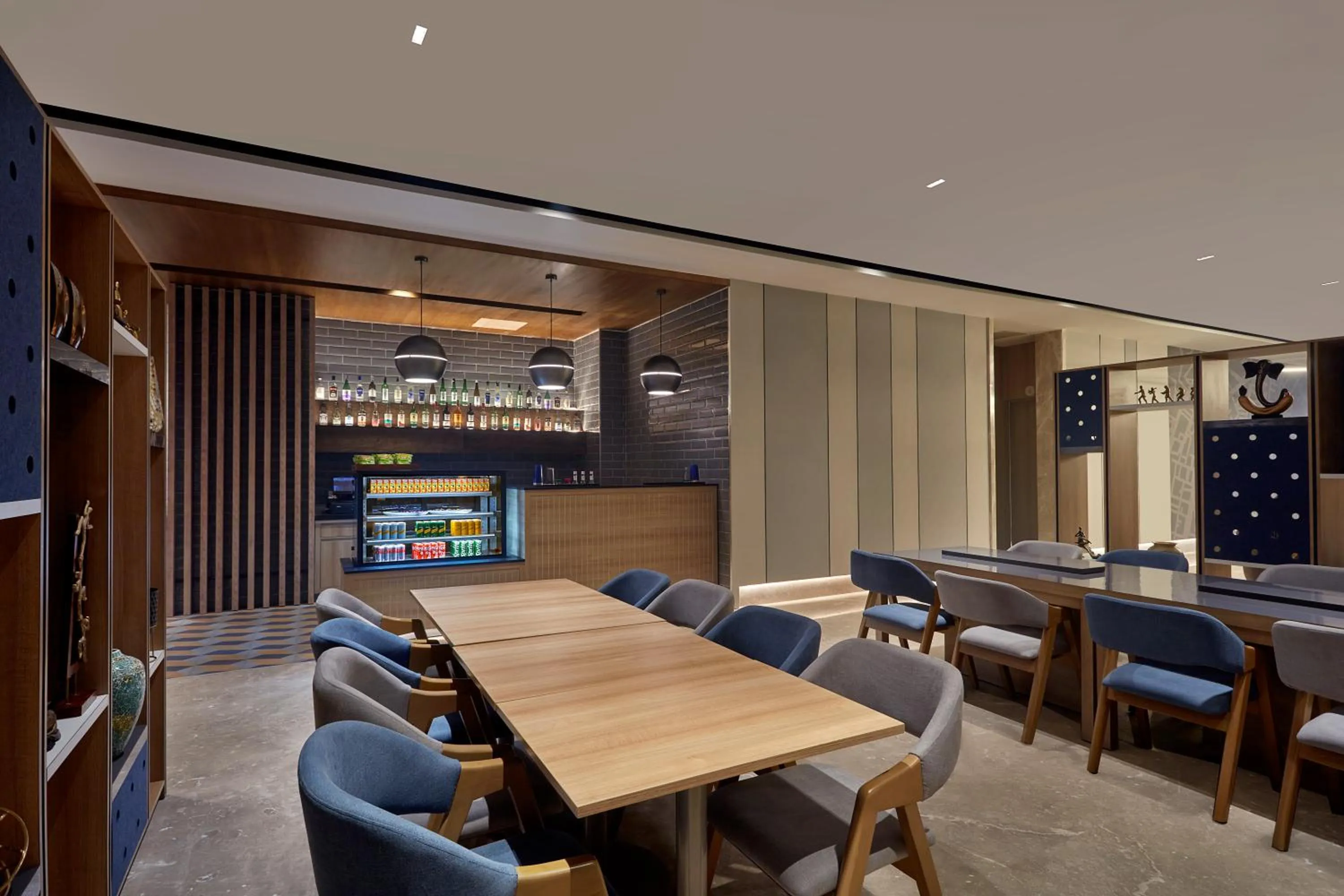Lounge or bar in Holiday Inn Express Bengaluru Bommasandra by IHG
