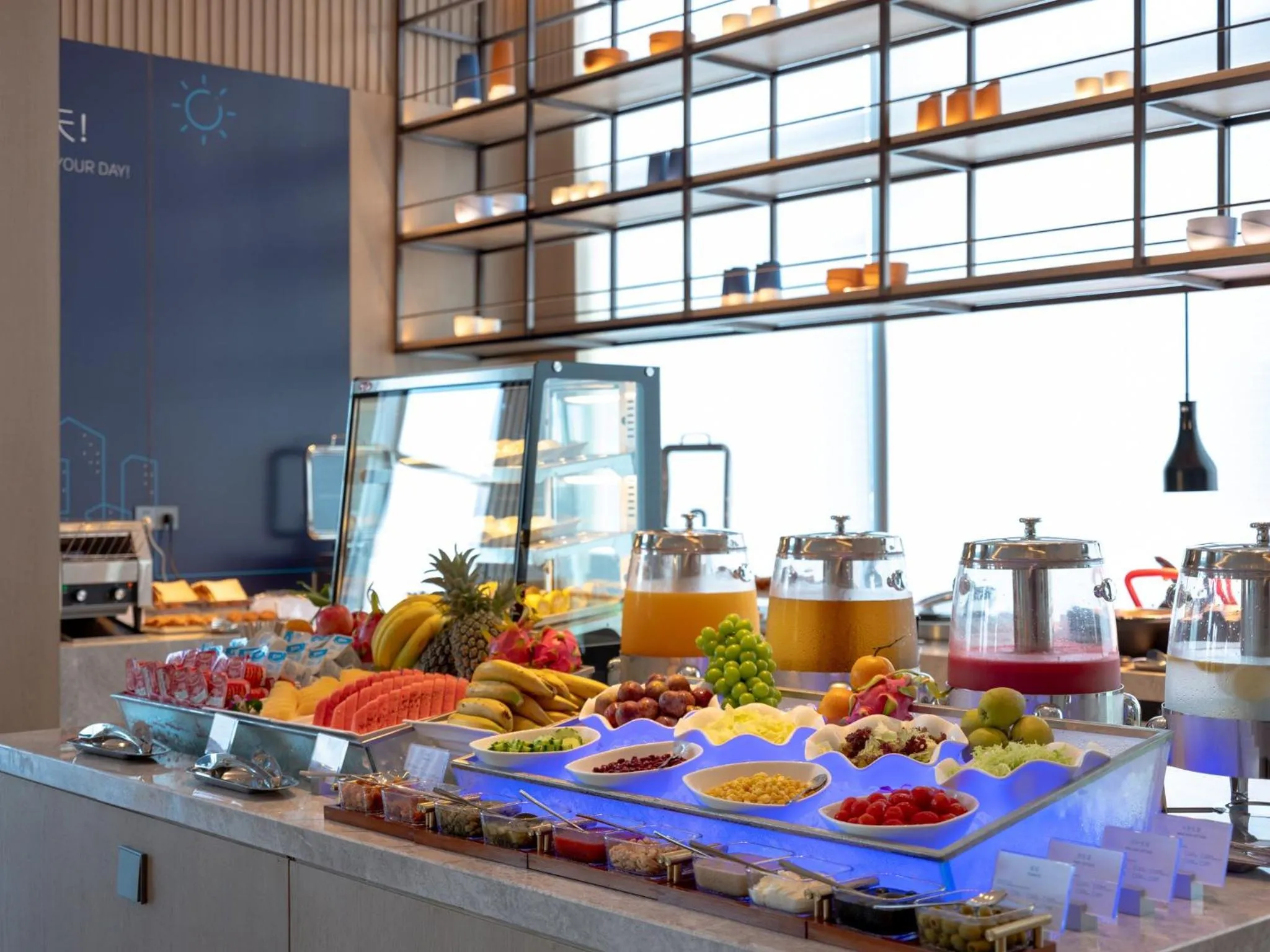 Restaurant/places to eat in Holiday Inn Express Shenzhen Guangming Cloud Park by IHG