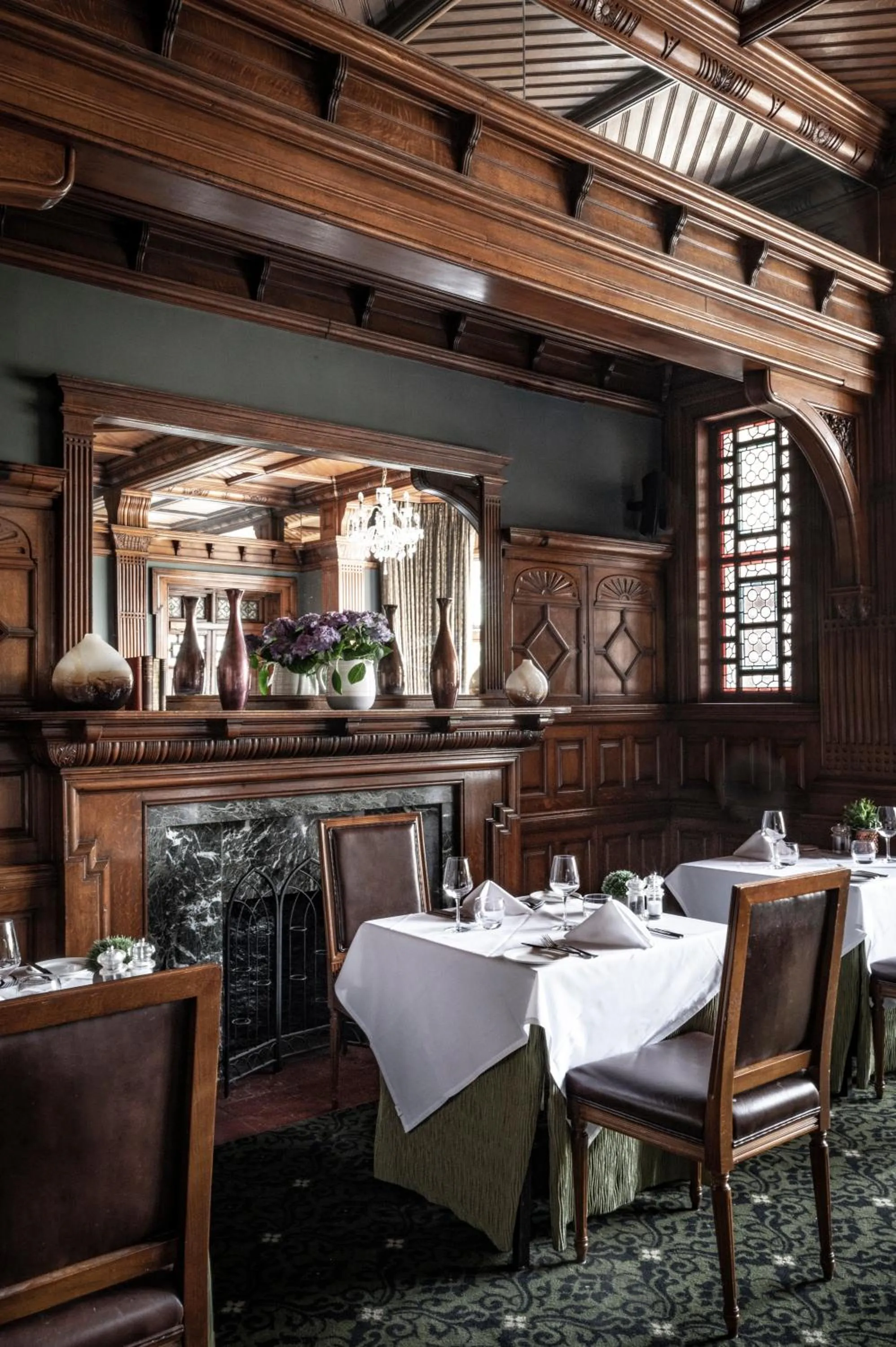 Restaurant/places to eat in Woodlands Park Hotel