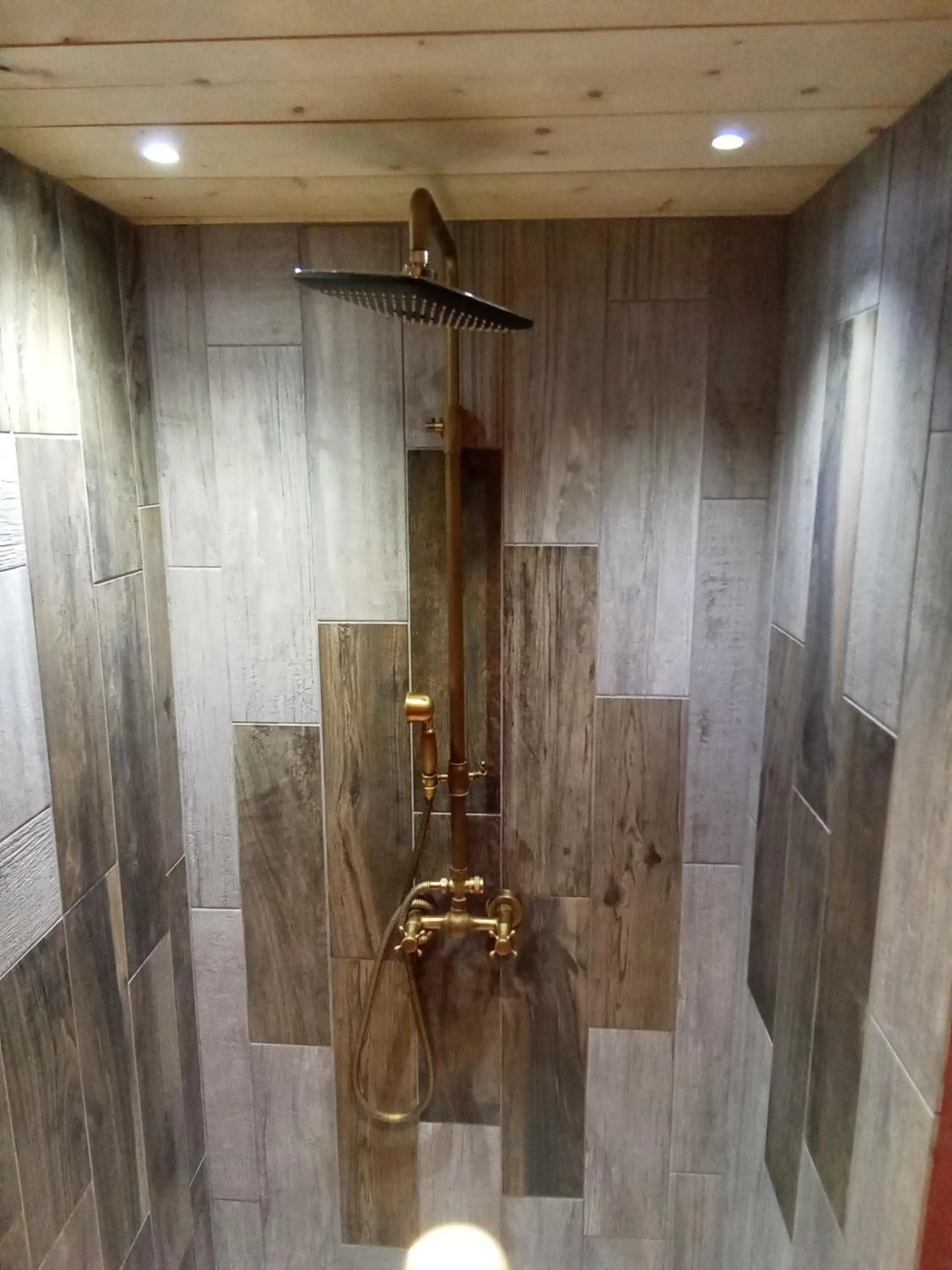 Shower in L' Auberge du château